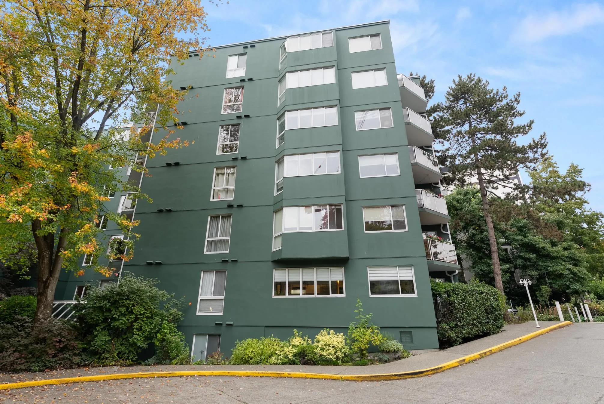210 1508 Mariner Walk