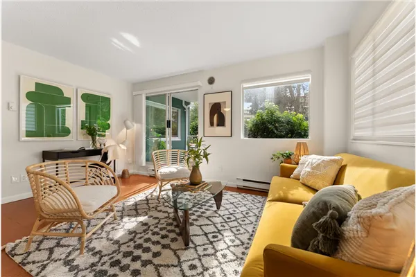 210 1508 Mariner Walk