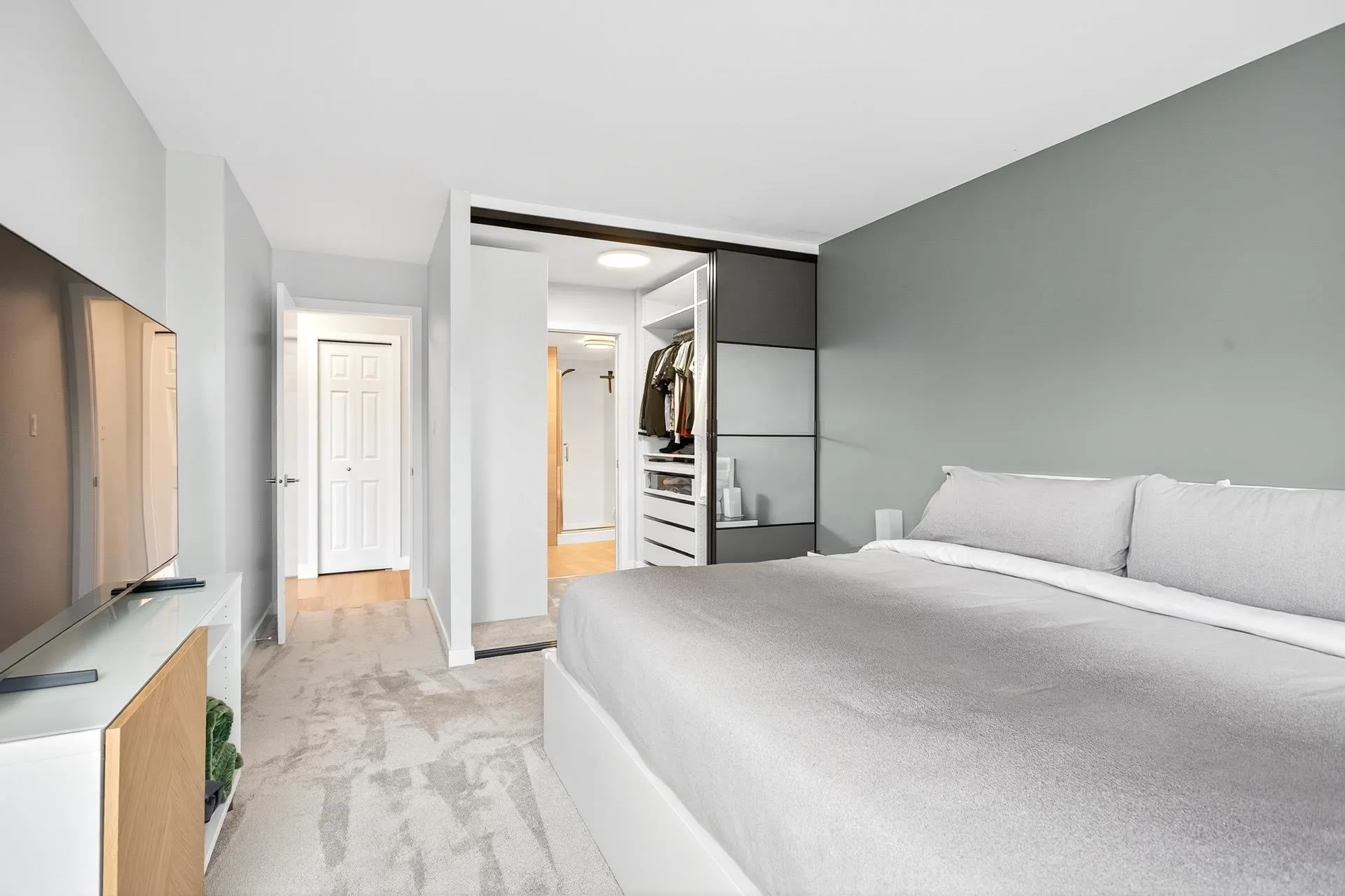 706 121 Tenth Street