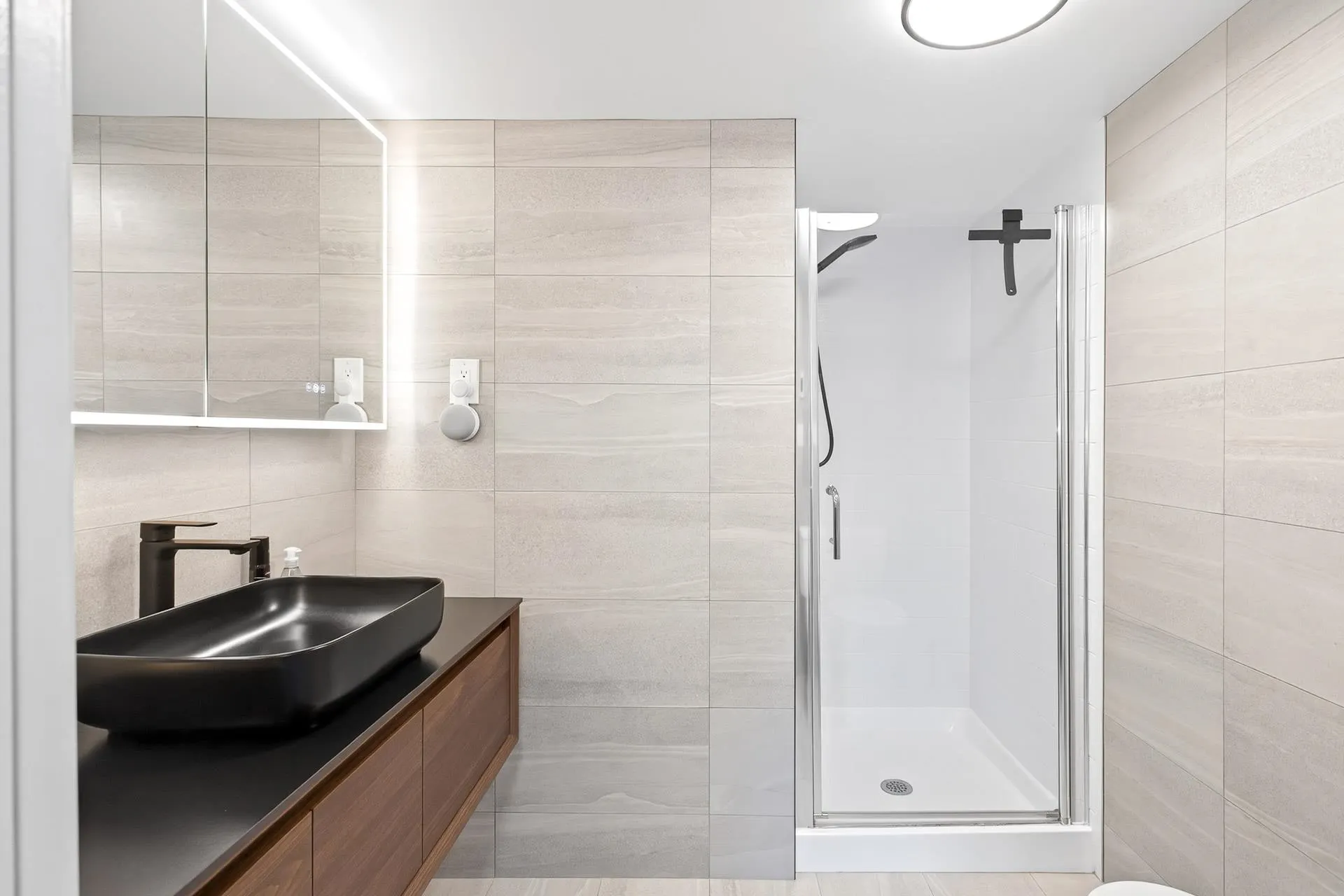 706 121 Tenth Street