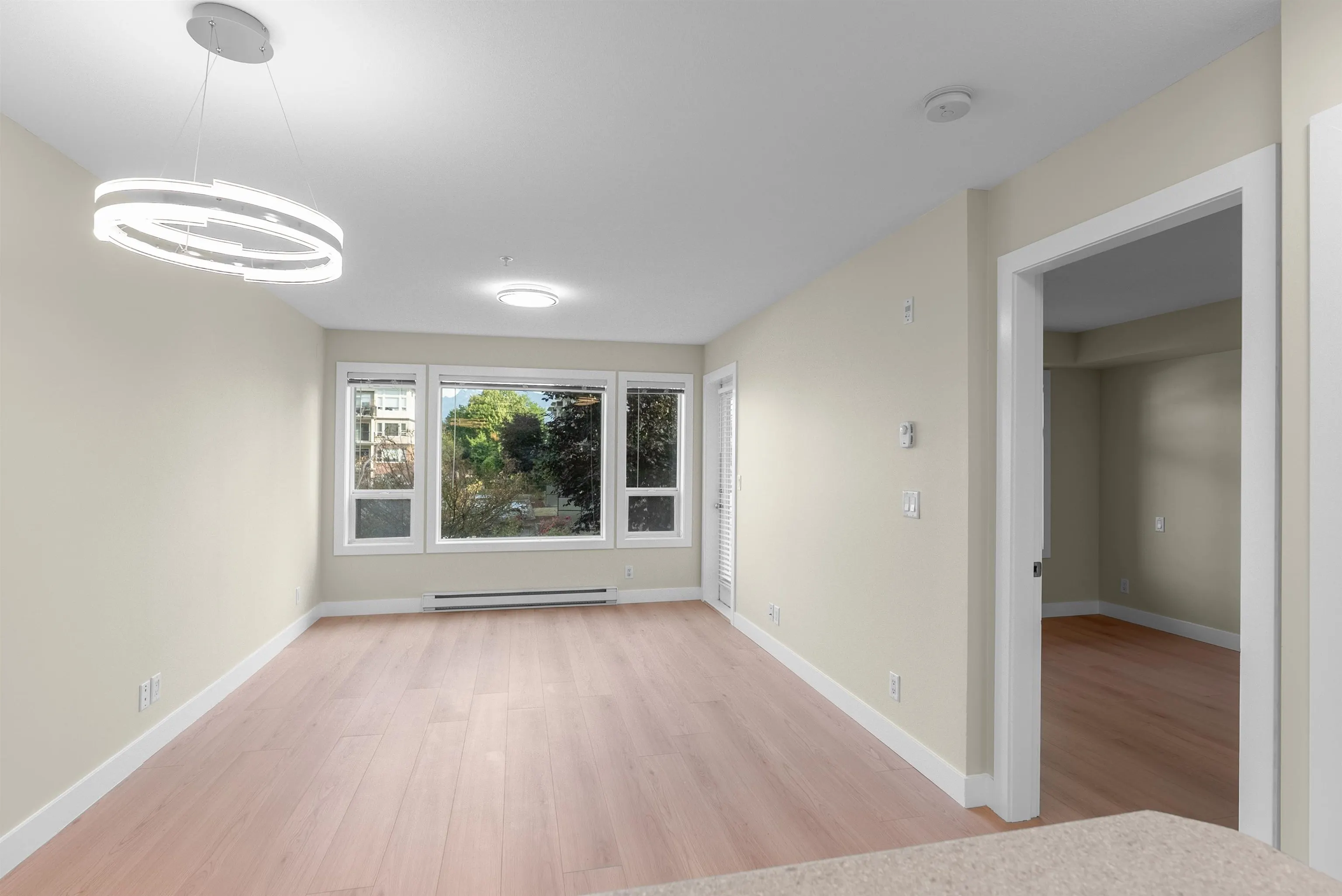 202 46150 Bole Avenue