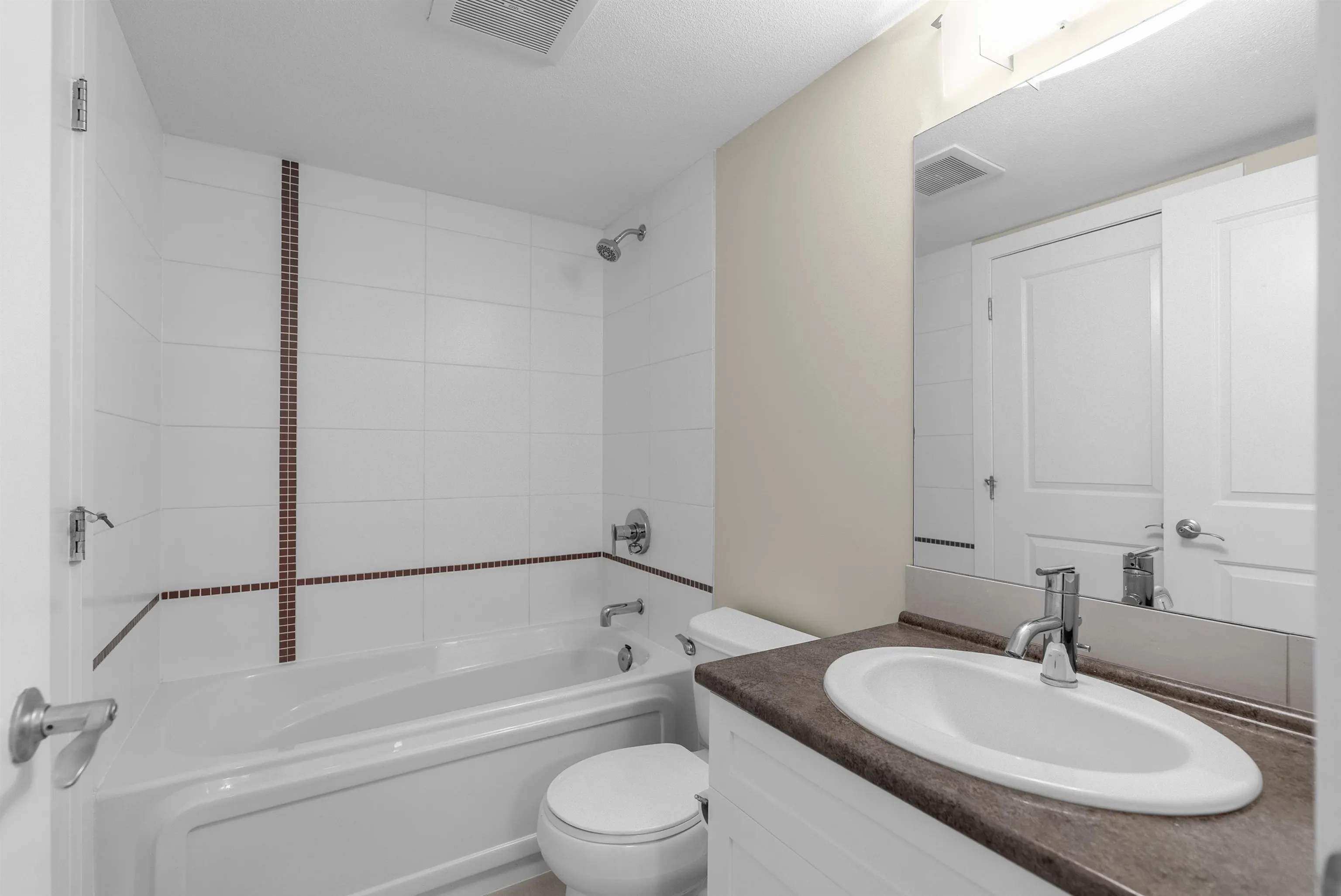 202 46150 Bole Avenue