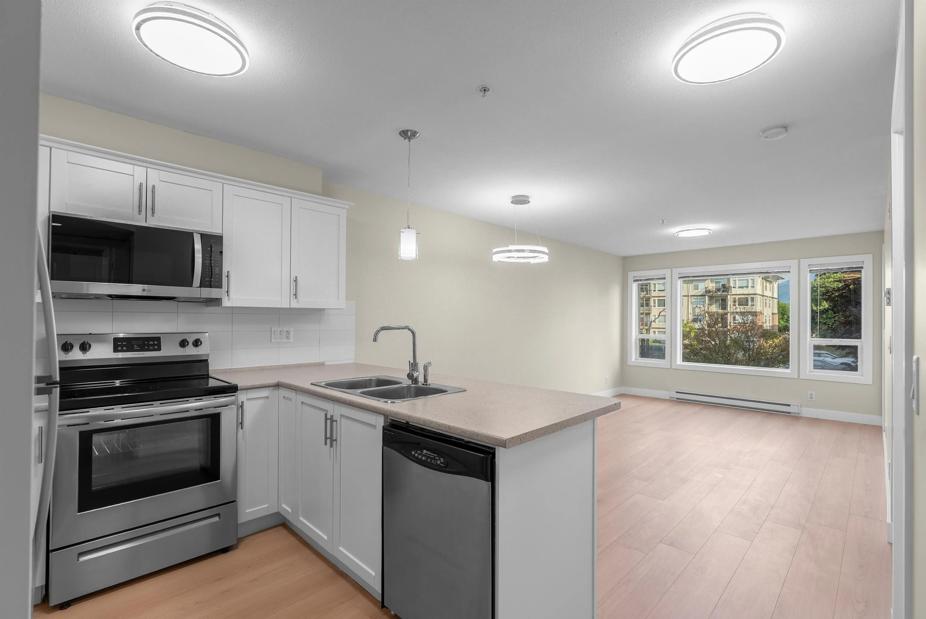 202 46150 Bole Avenue