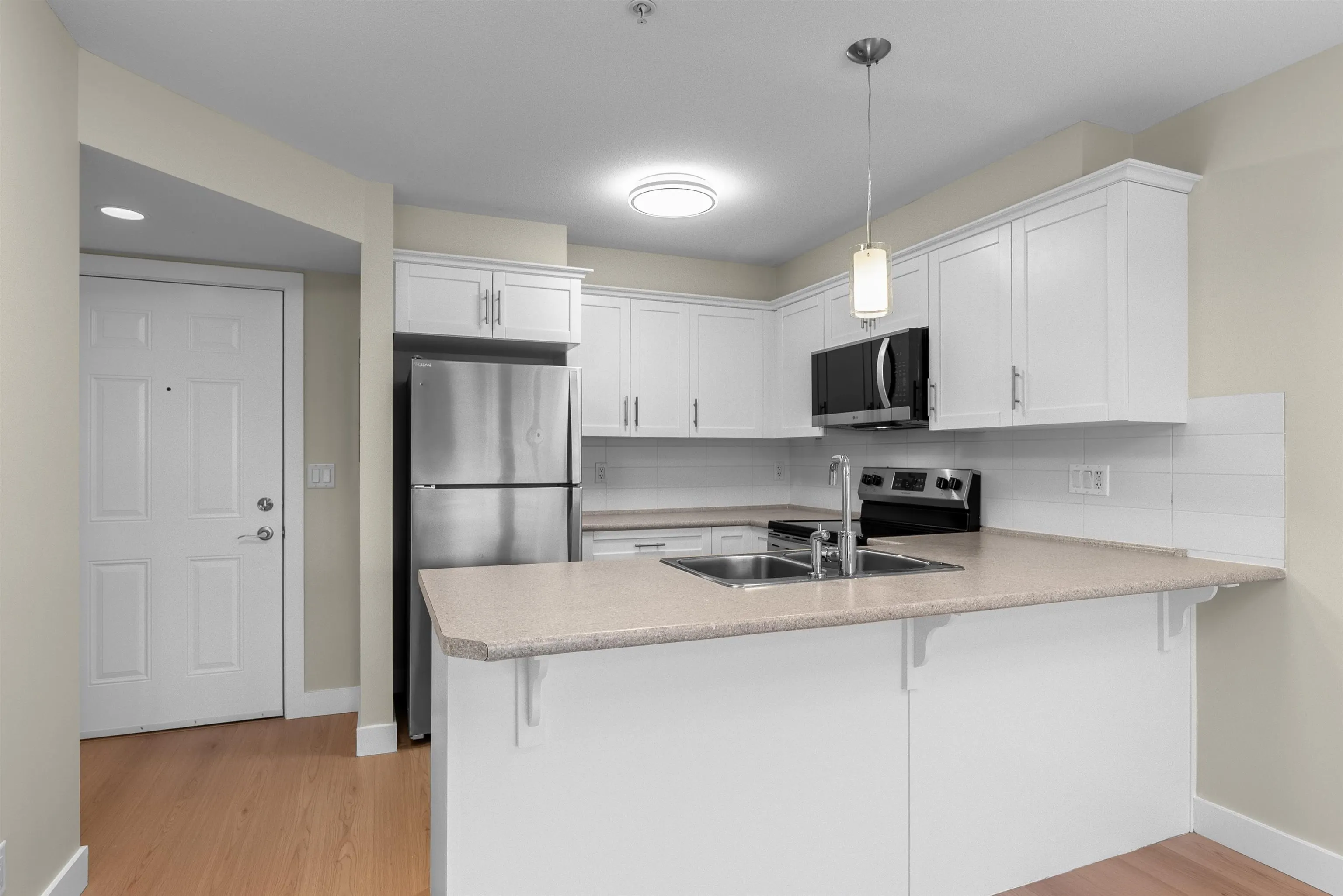 202 46150 Bole Avenue