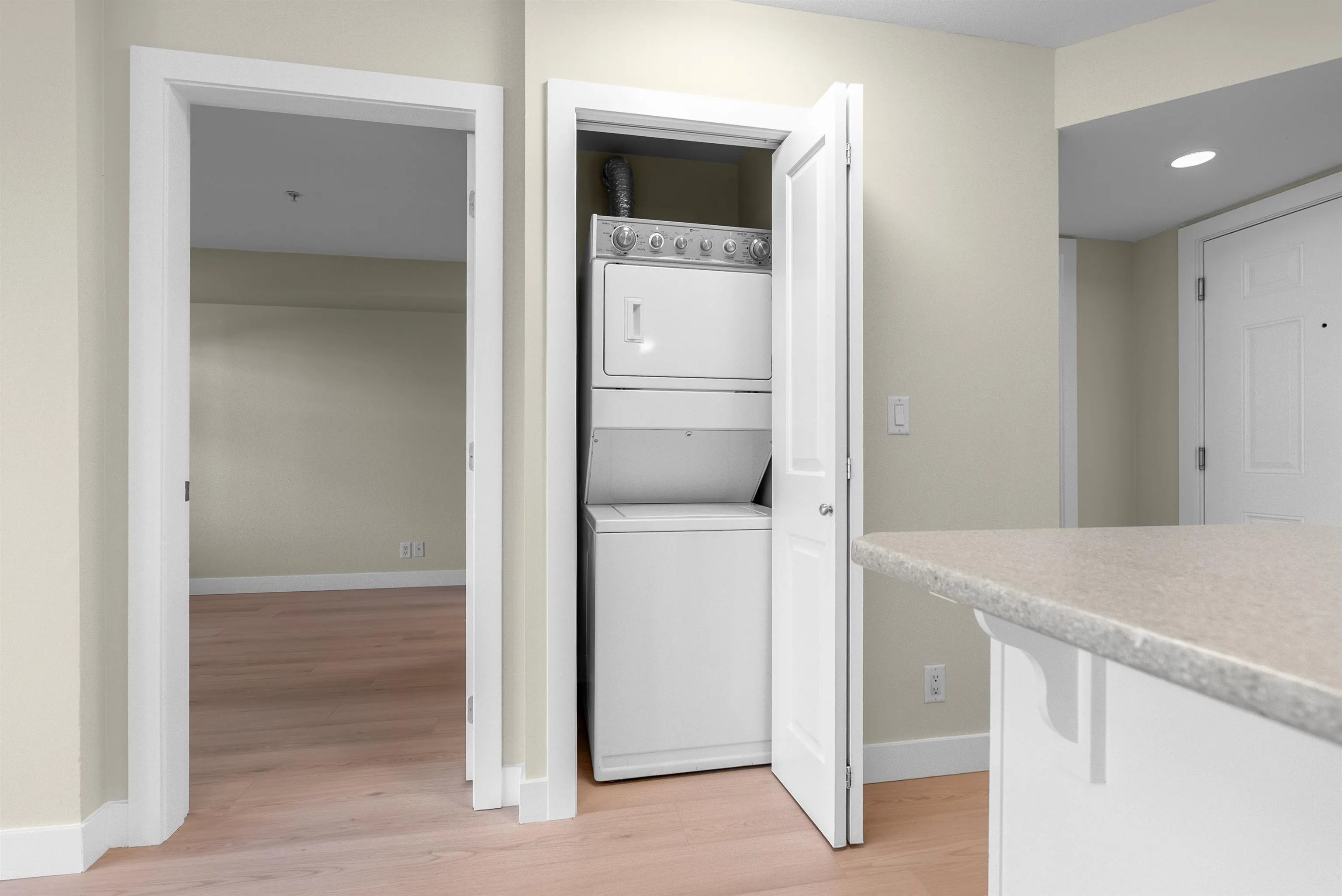 202 46150 Bole Avenue