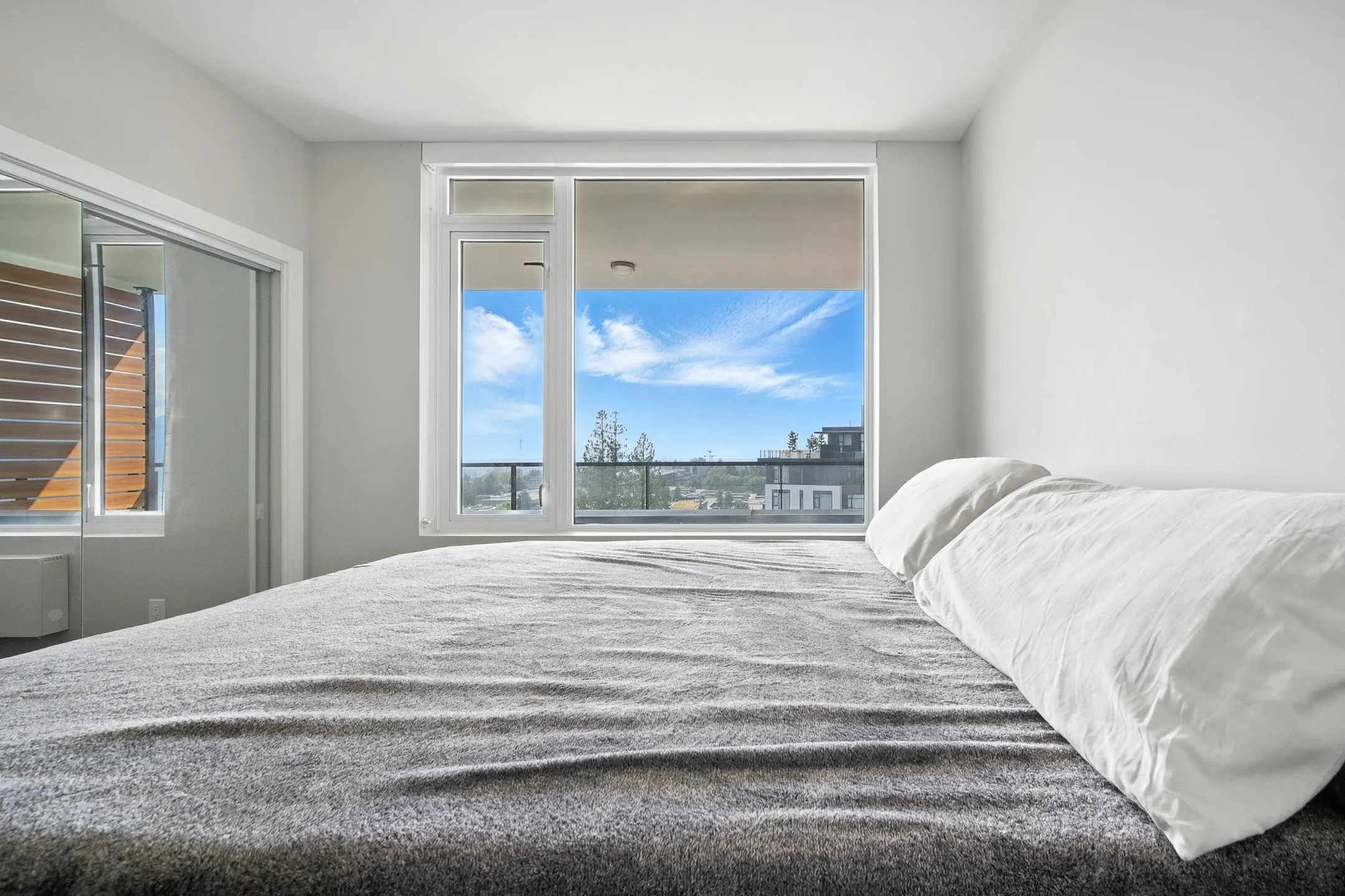 1106 8725 University Crescent