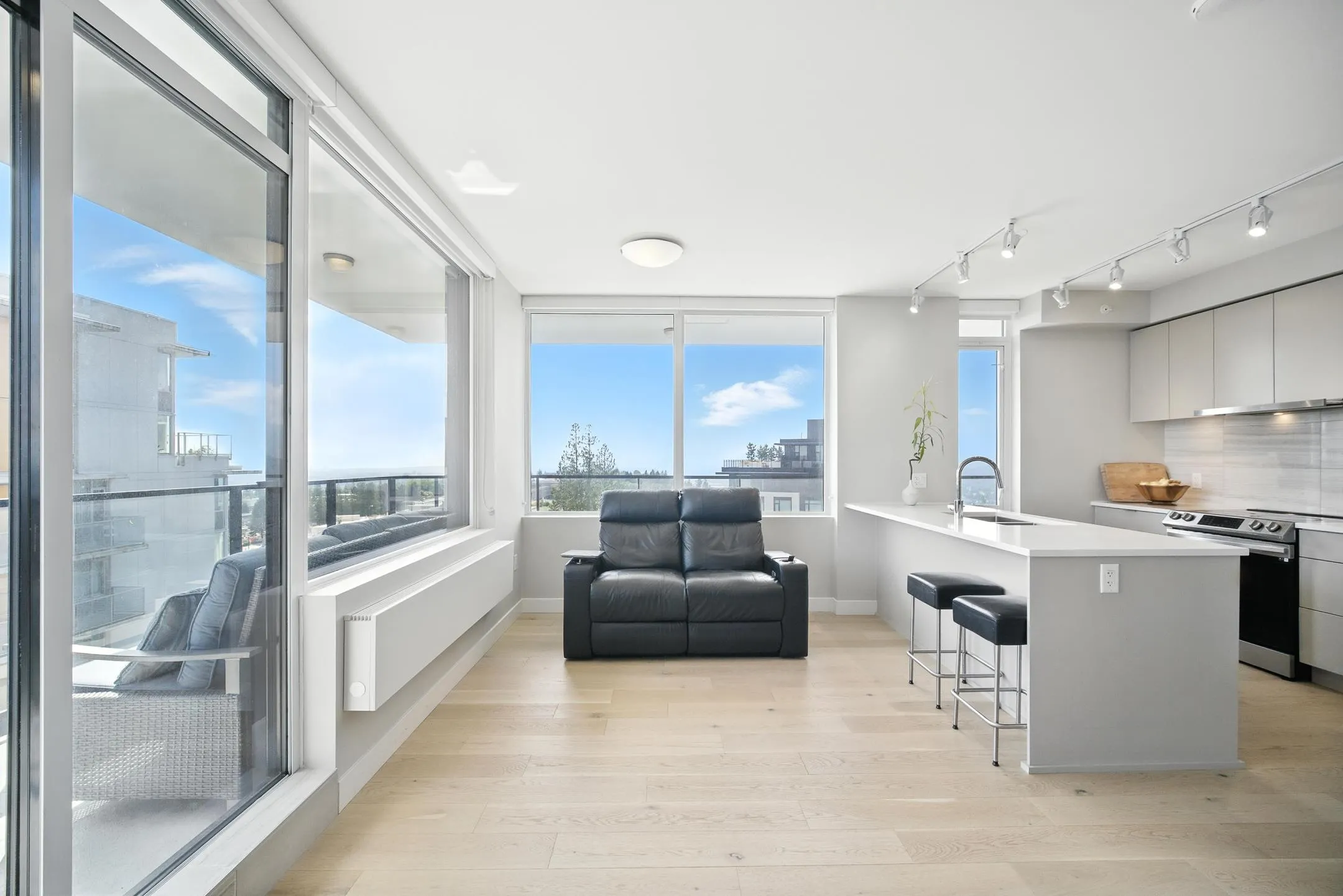 1106 8725 University Crescent