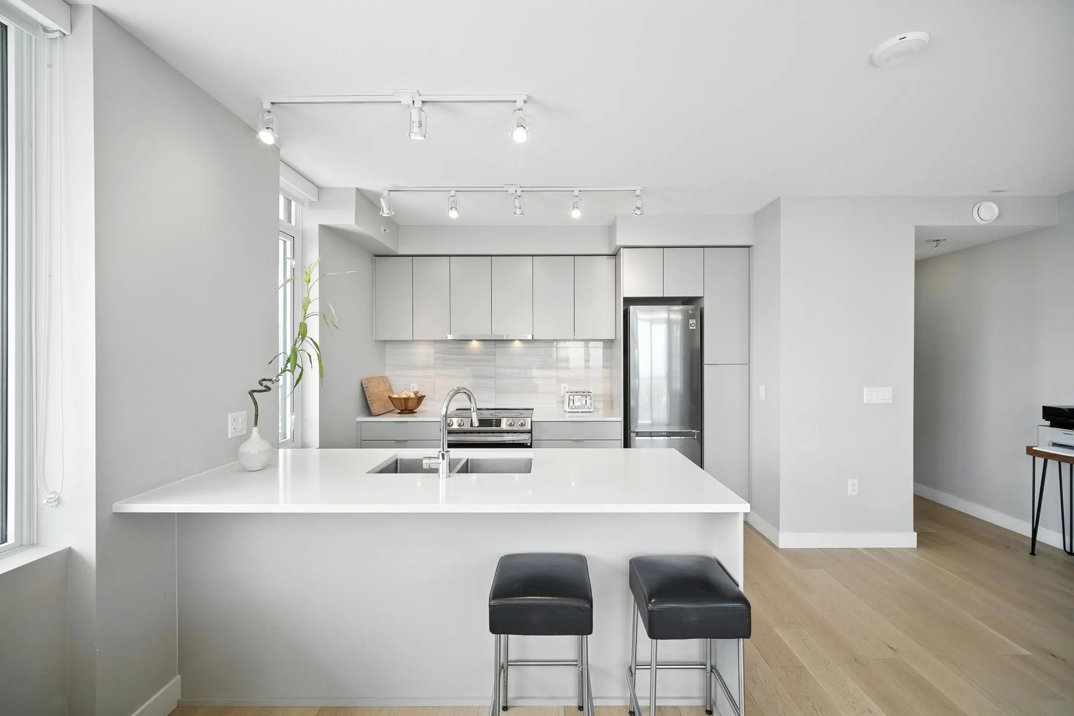 1106 8725 University Crescent