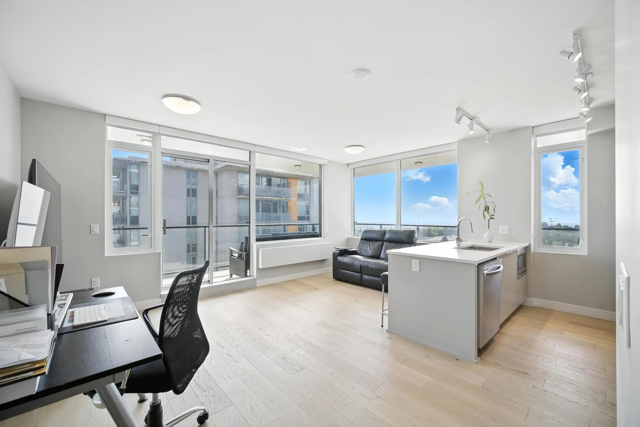 1106 8725 University Crescent