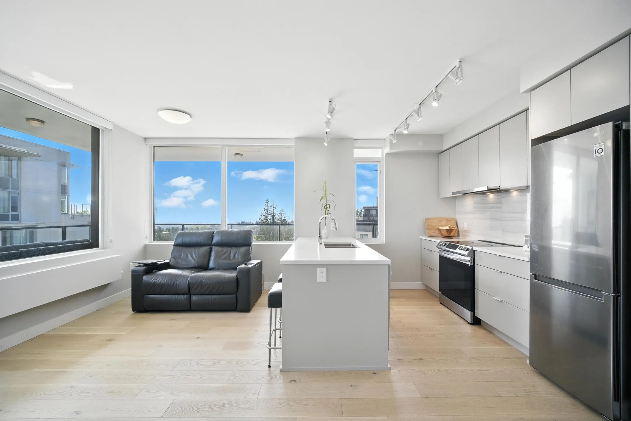 1106 8725 University Crescent