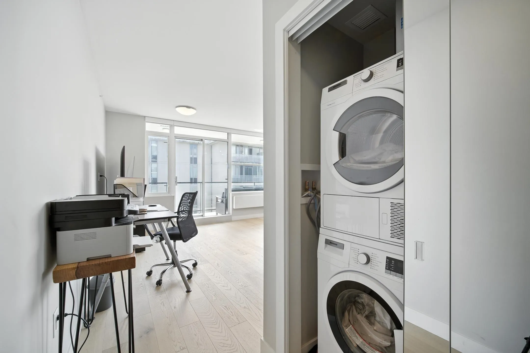1106 8725 University Crescent