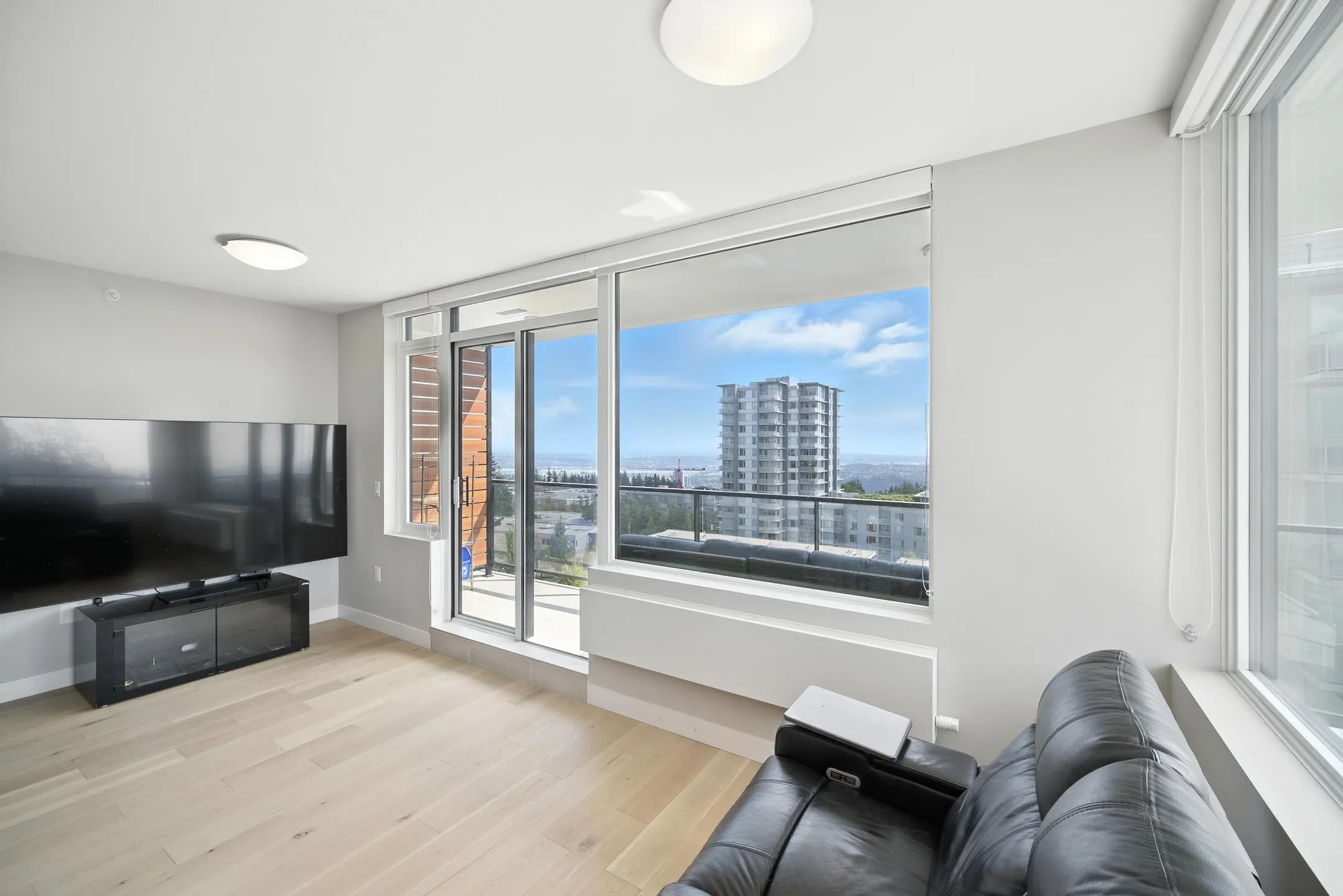 1106 8725 University Crescent