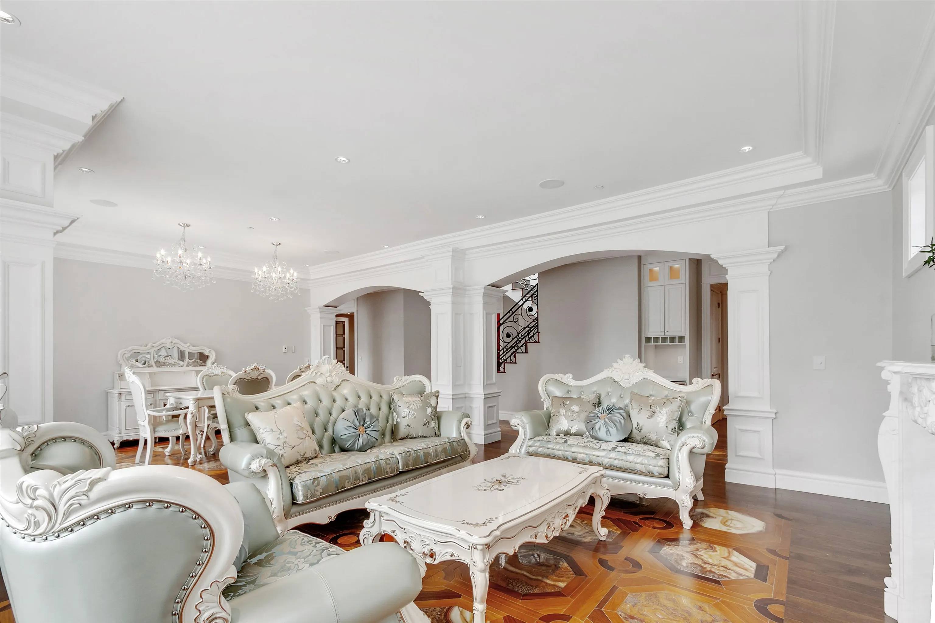 735 St. Andrews Road