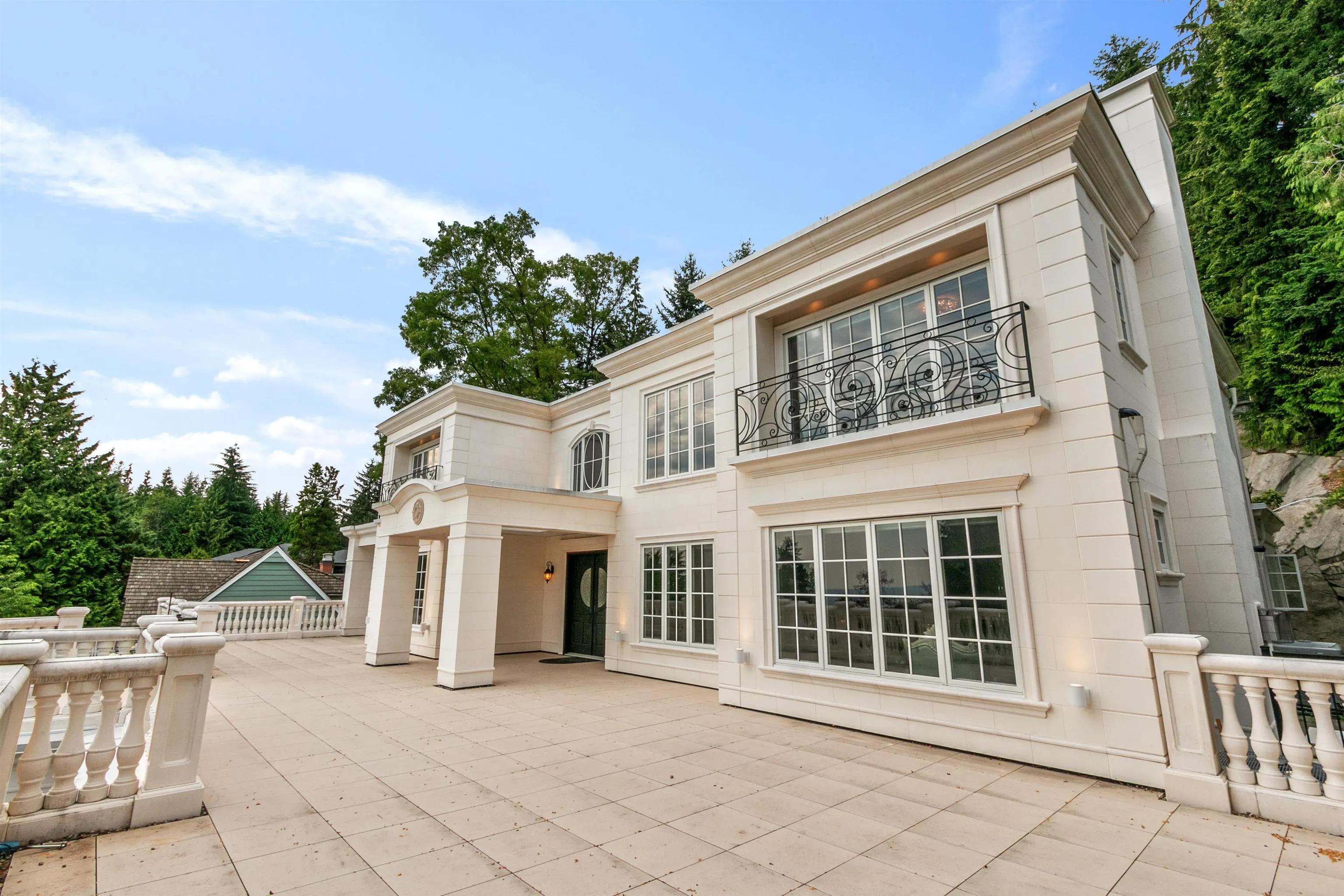 735 St. Andrews Road