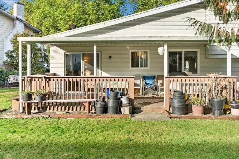 13318 Sutton Place