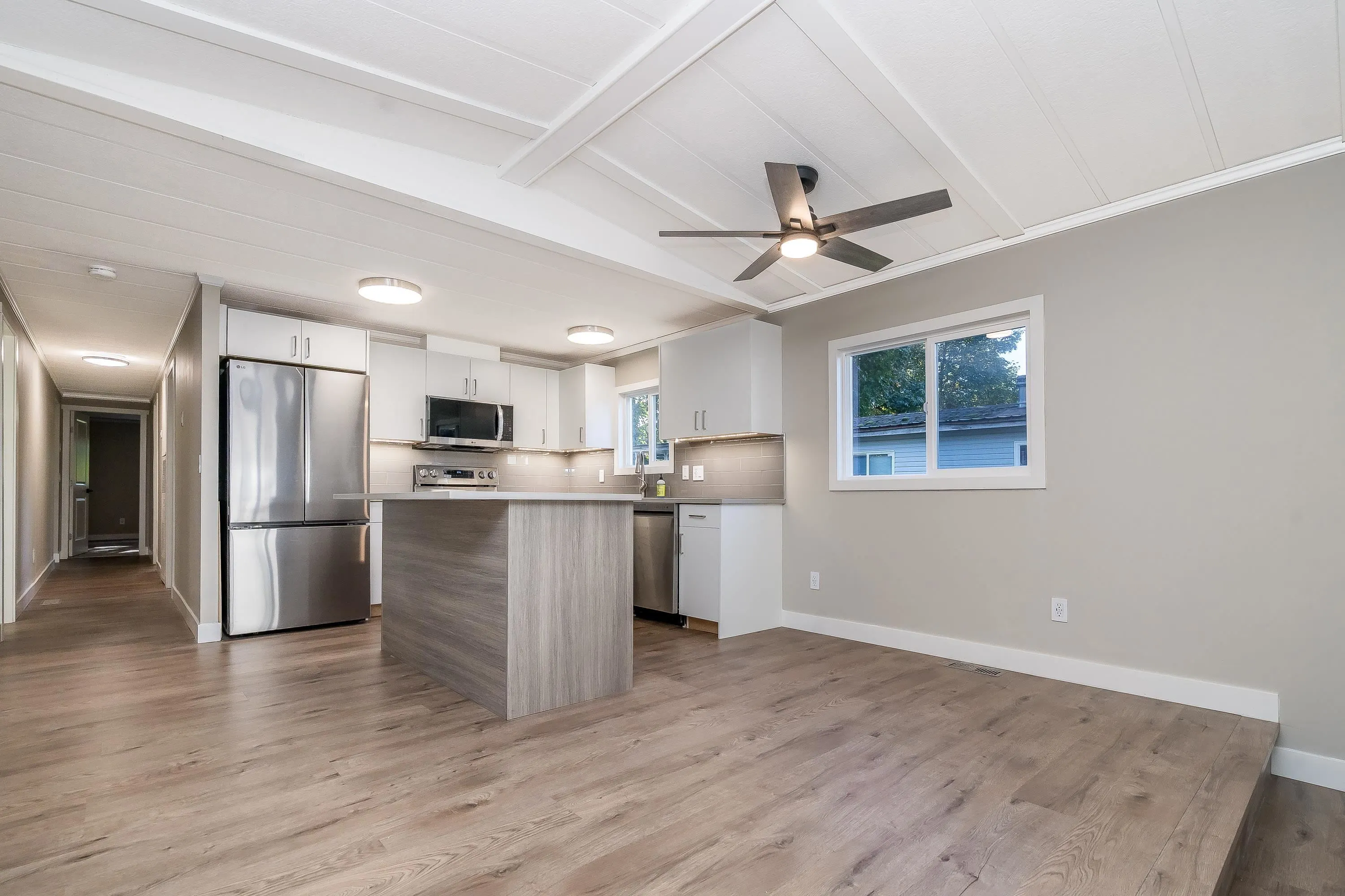 9 43201 Lougheed Highway