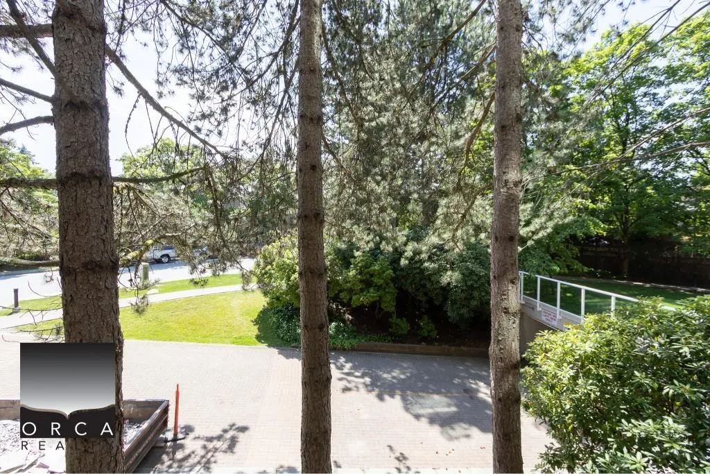 201 995 Roche Point Drive