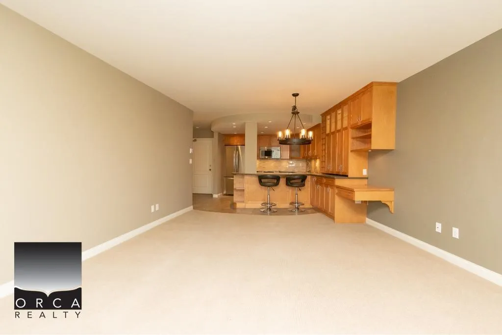 201 995 Roche Point Drive