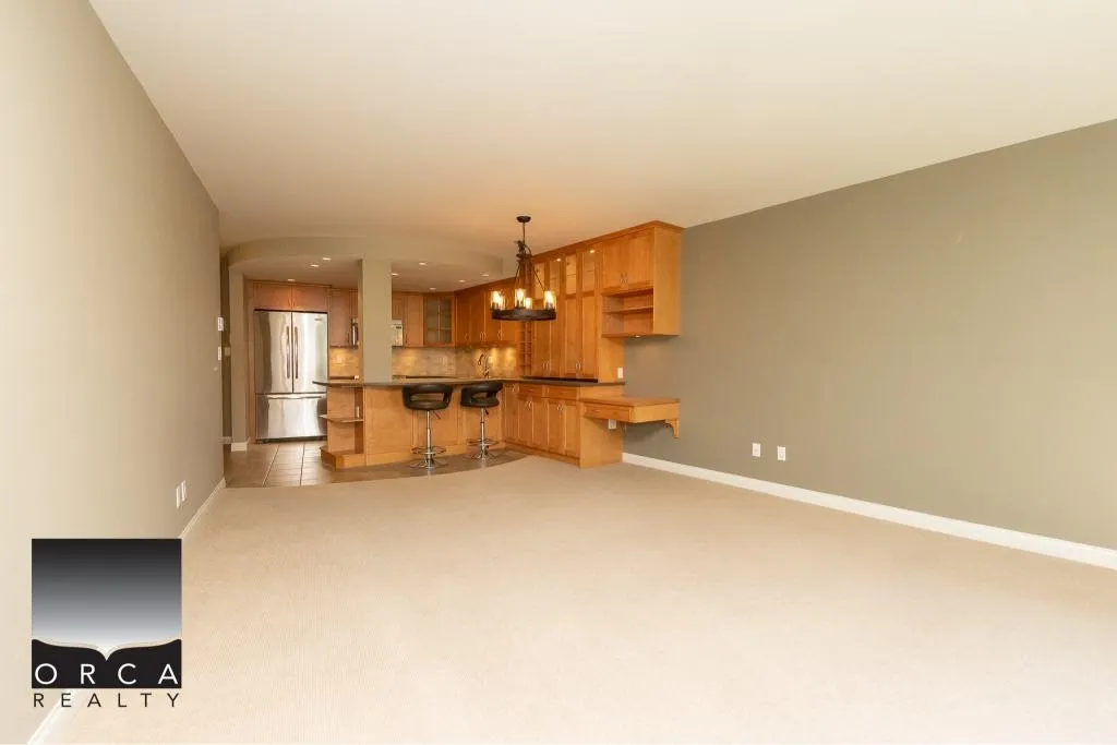 201 995 Roche Point Drive