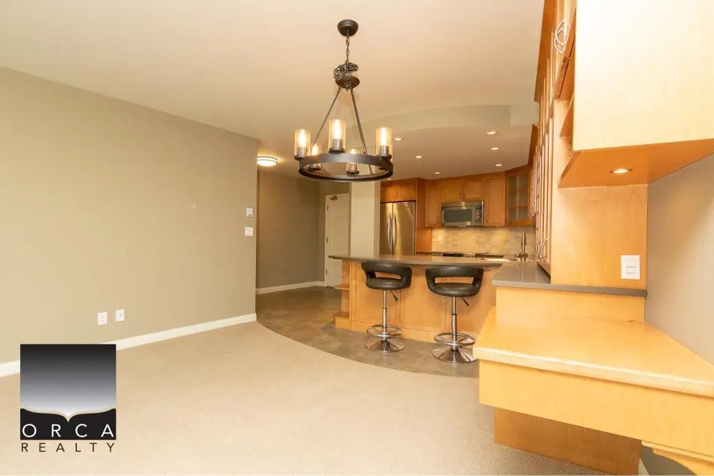 201 995 Roche Point Drive