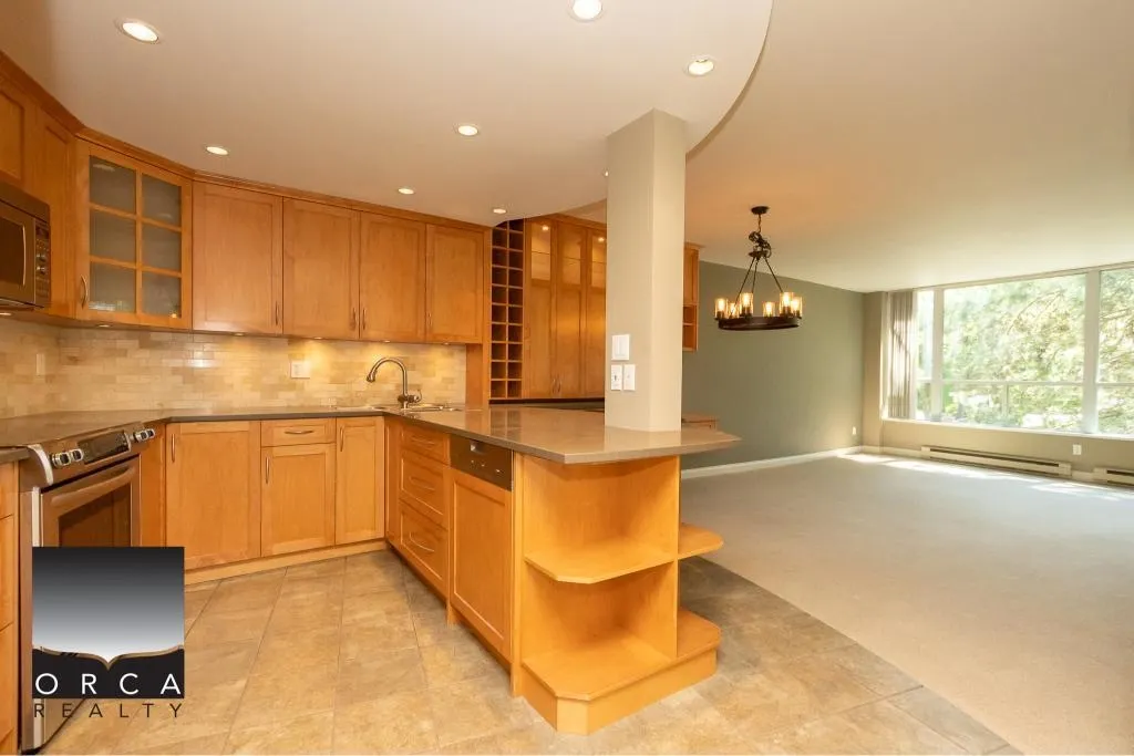 201 995 Roche Point Drive