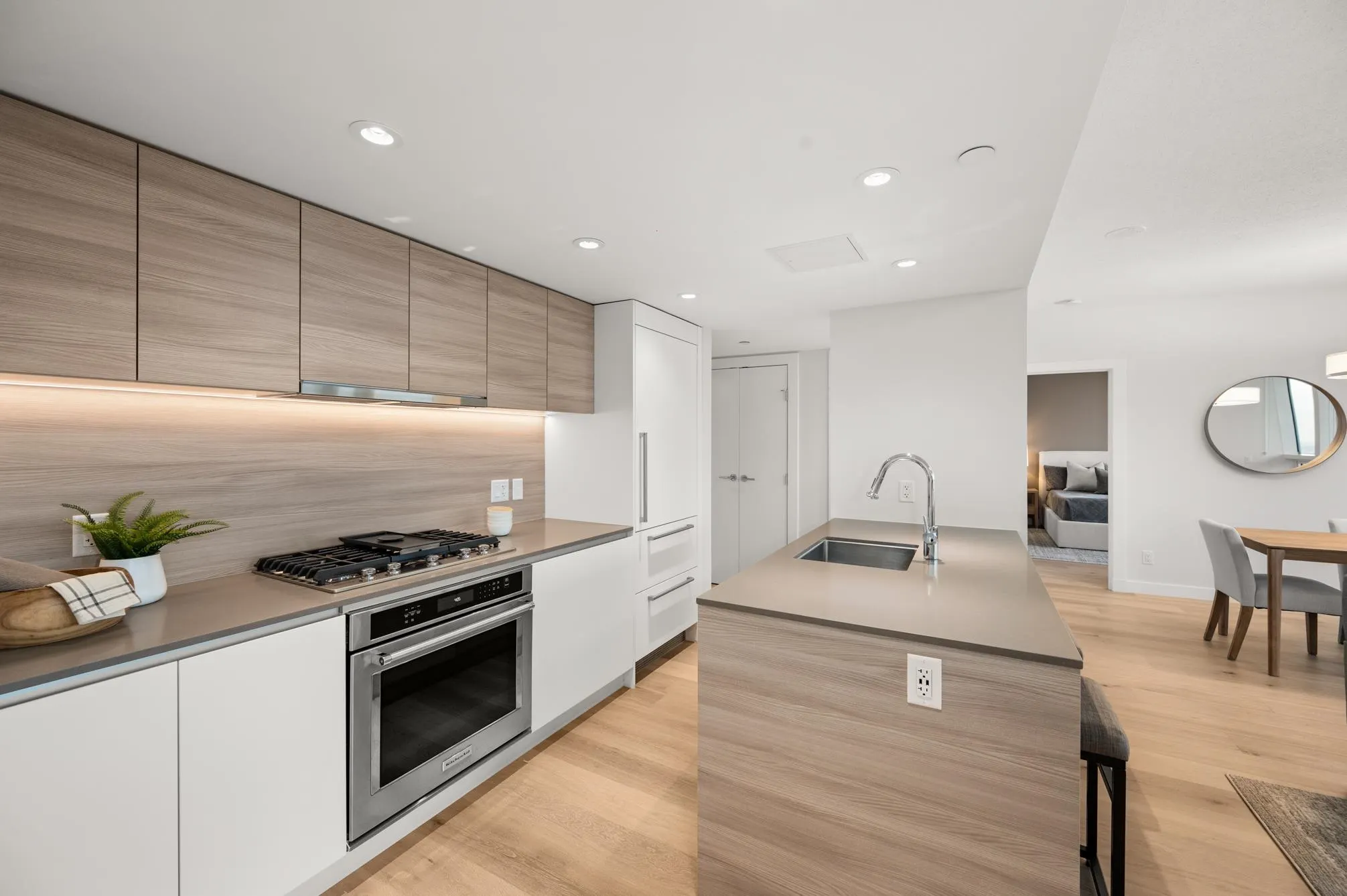 3202 908 Quayside Drive