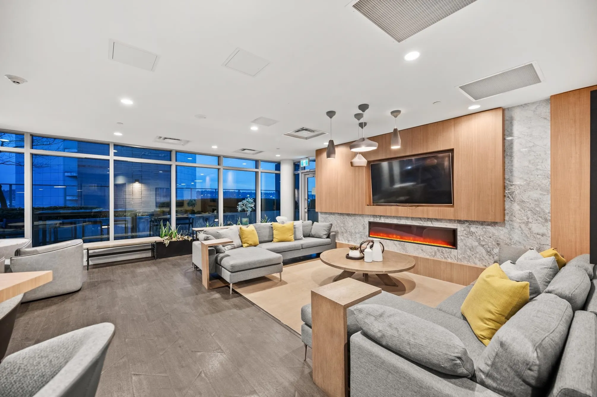 3202 908 Quayside Drive