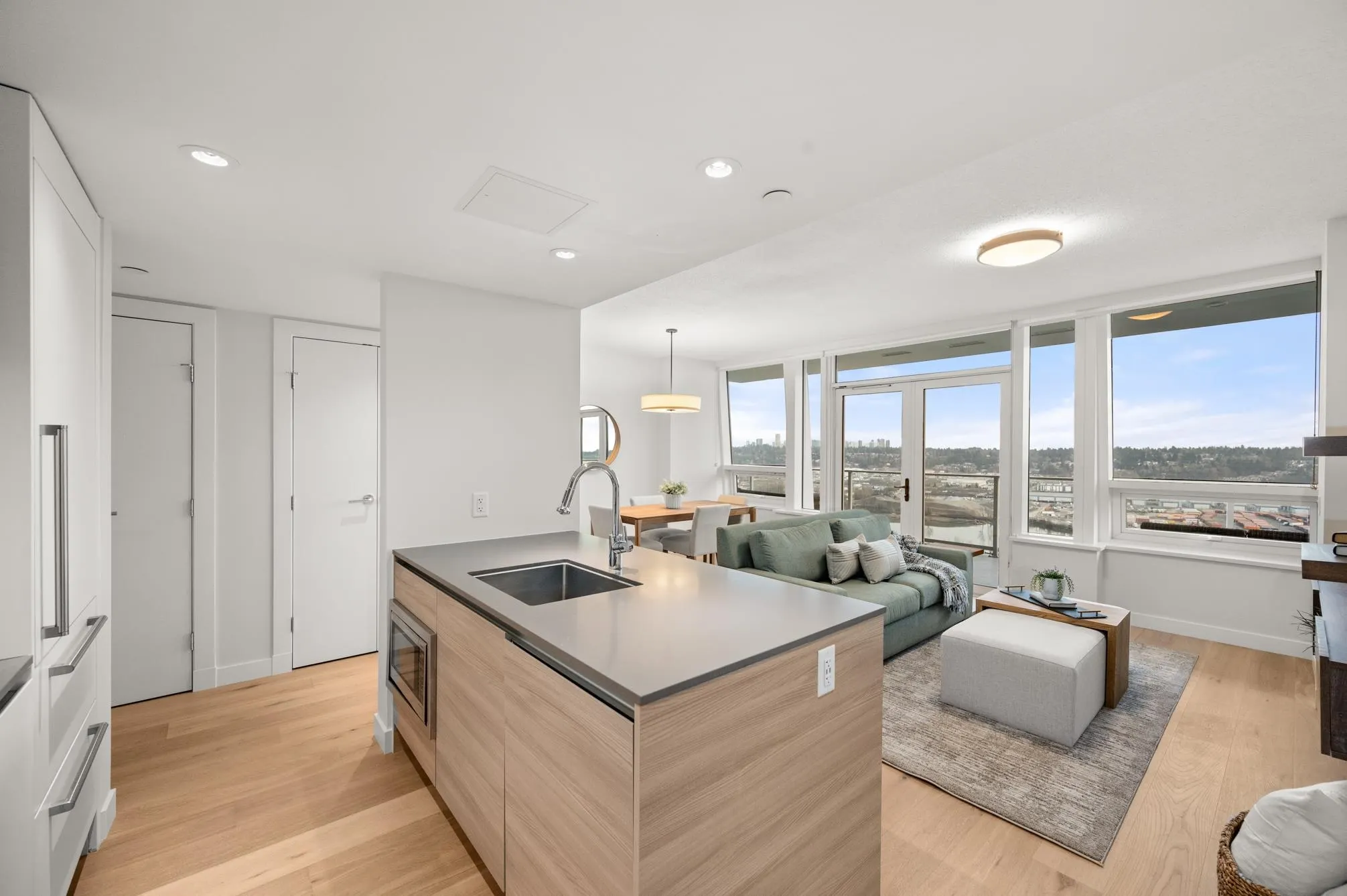 3202 908 Quayside Drive