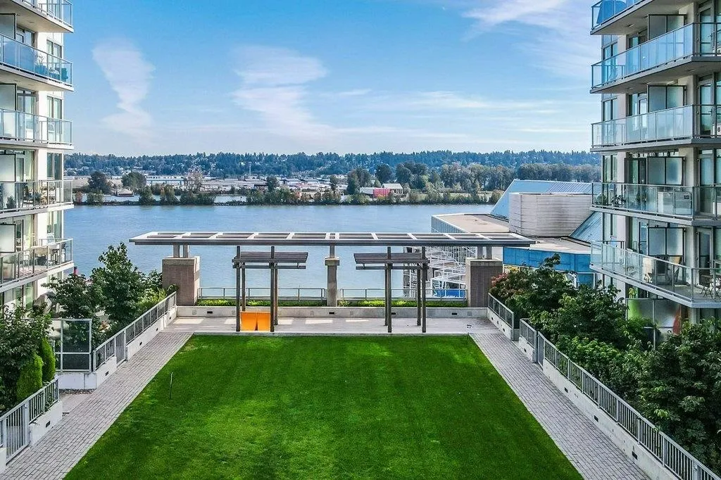 3202 908 Quayside Drive