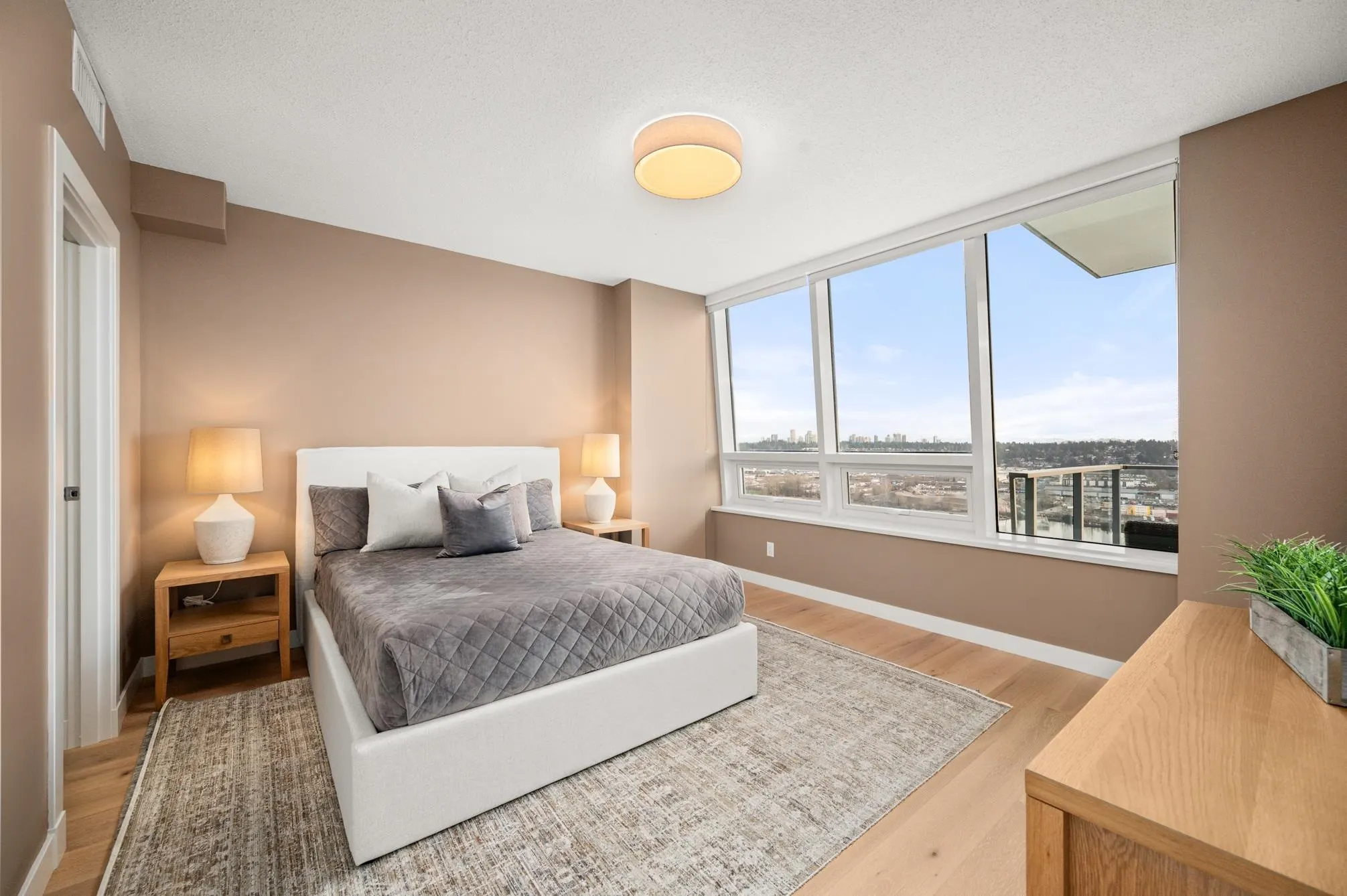 3202 908 Quayside Drive