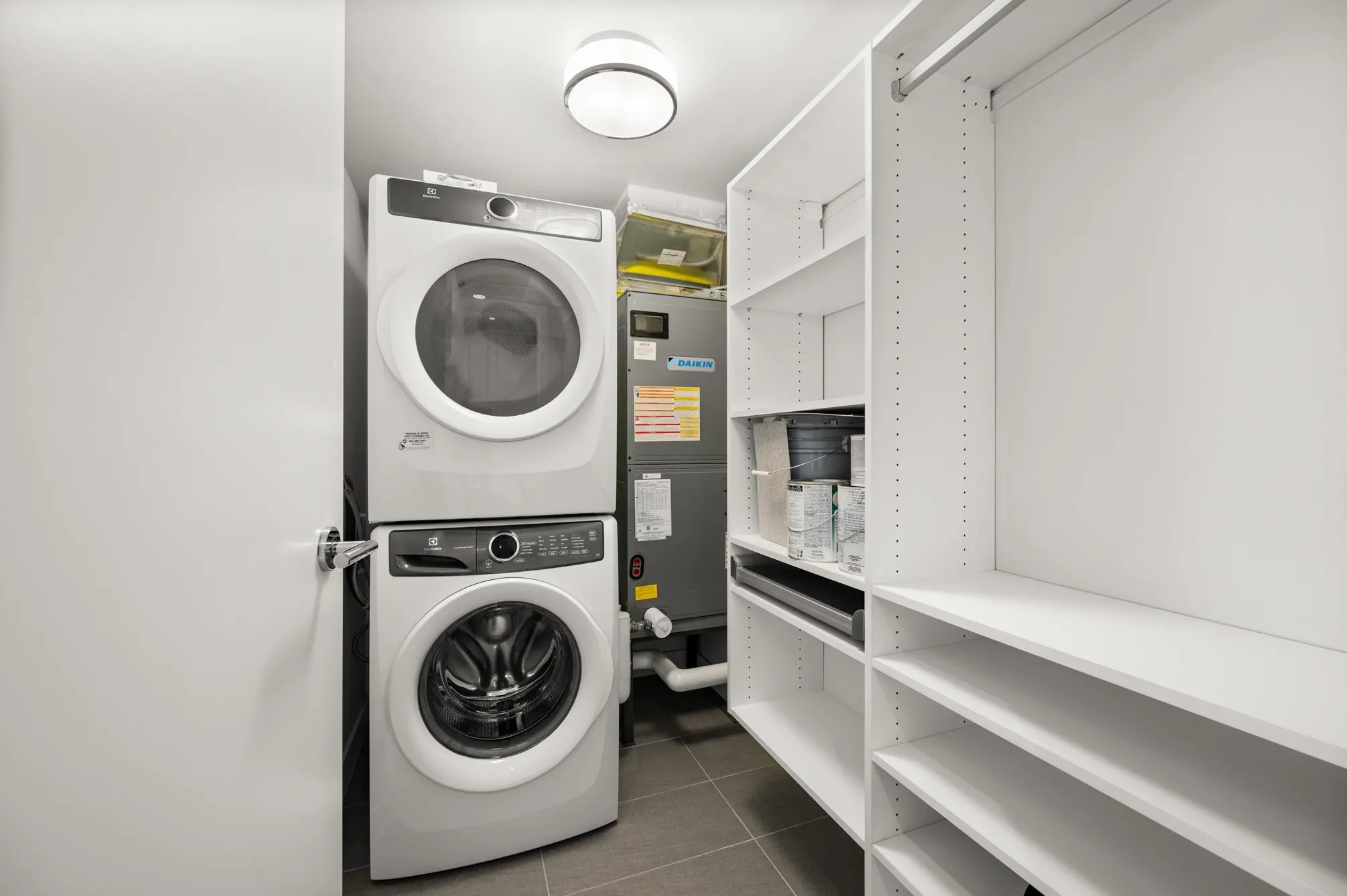 3202 908 Quayside Drive