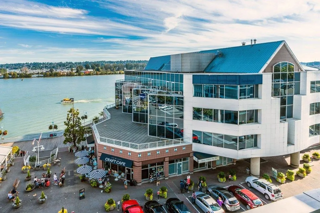 3202 908 Quayside Drive