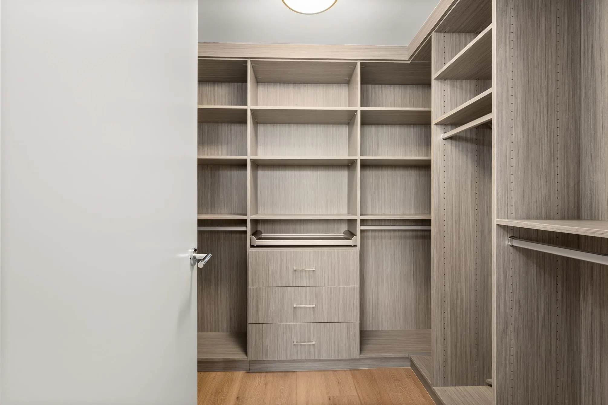 3202 908 Quayside Drive