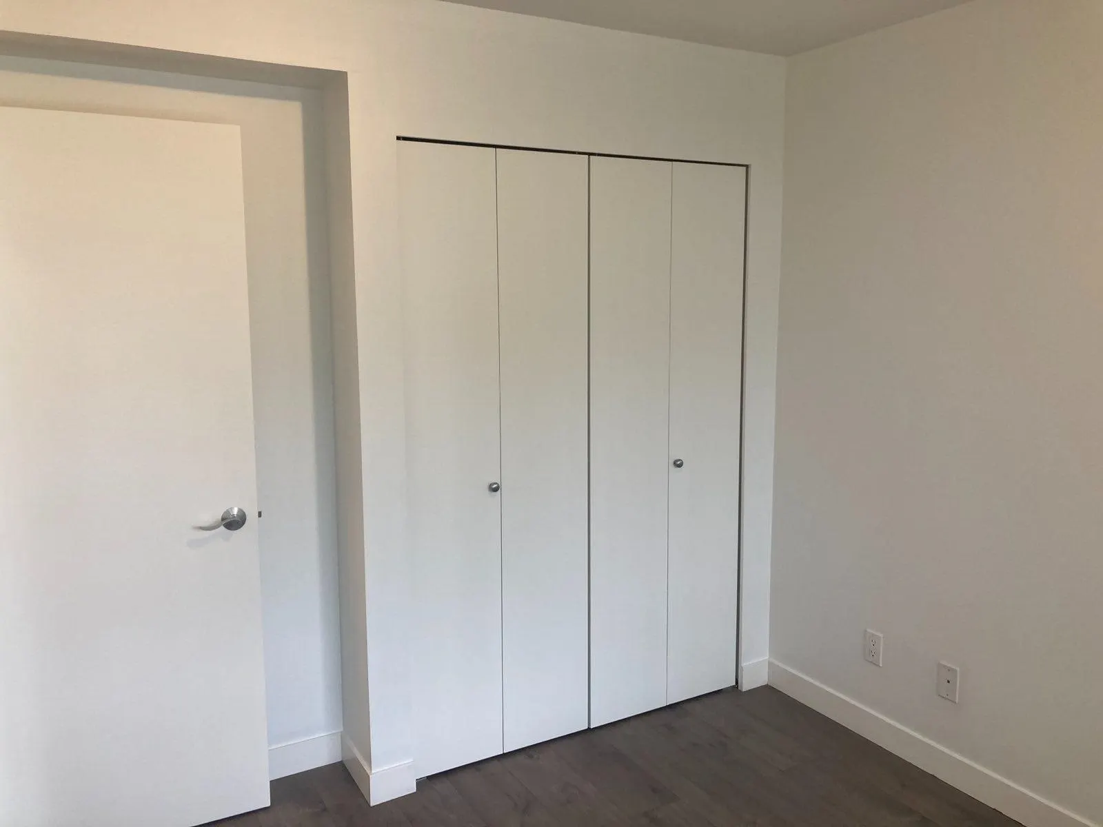 302 2689 Kingsway
