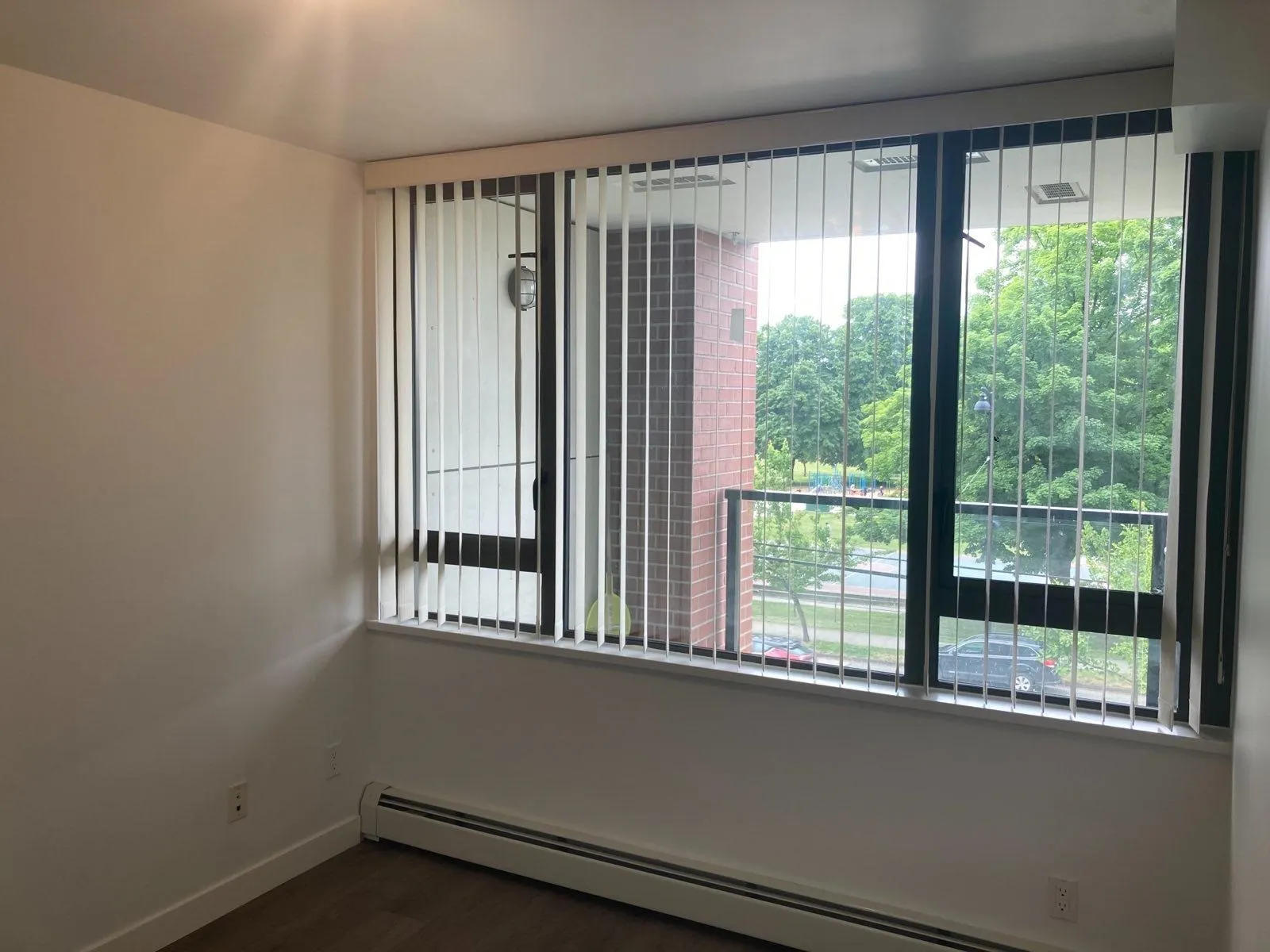 302 2689 Kingsway