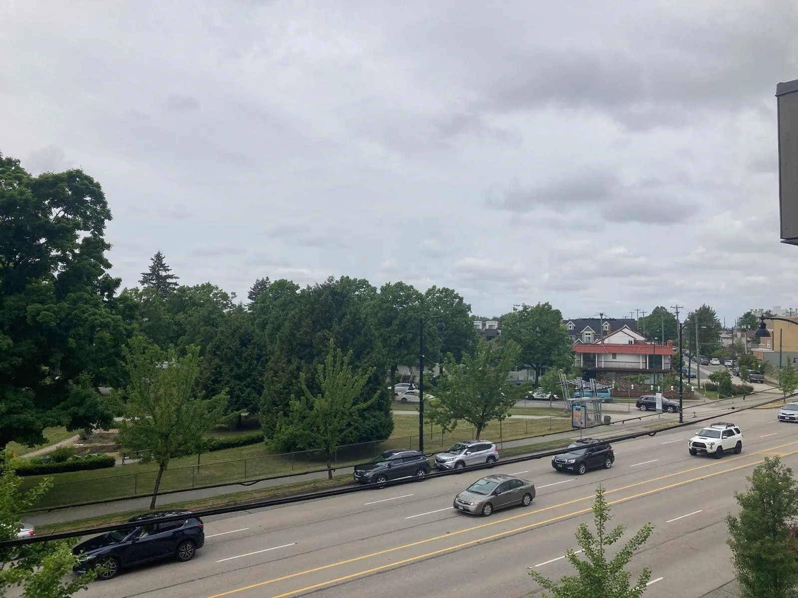 302 2689 Kingsway