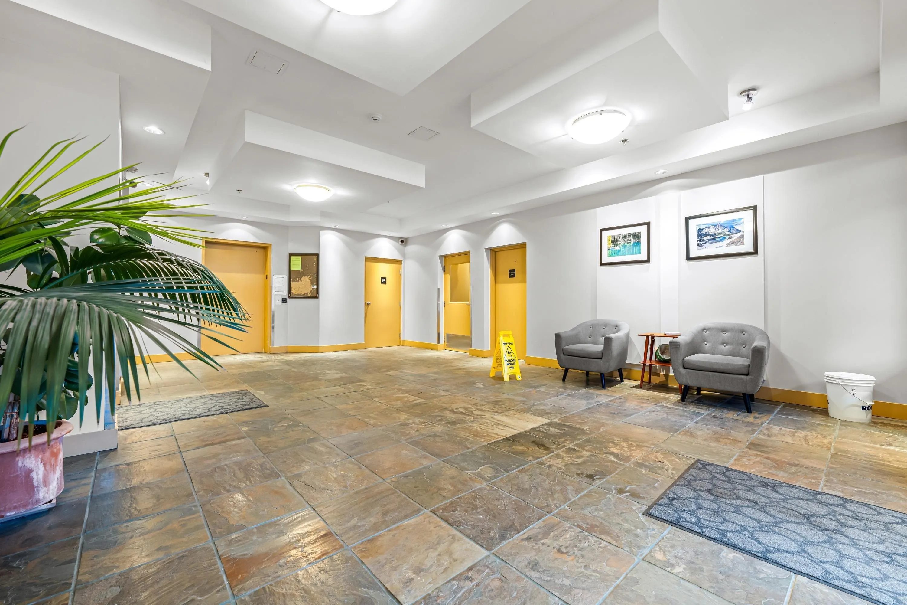 305 38003 Second Avenue