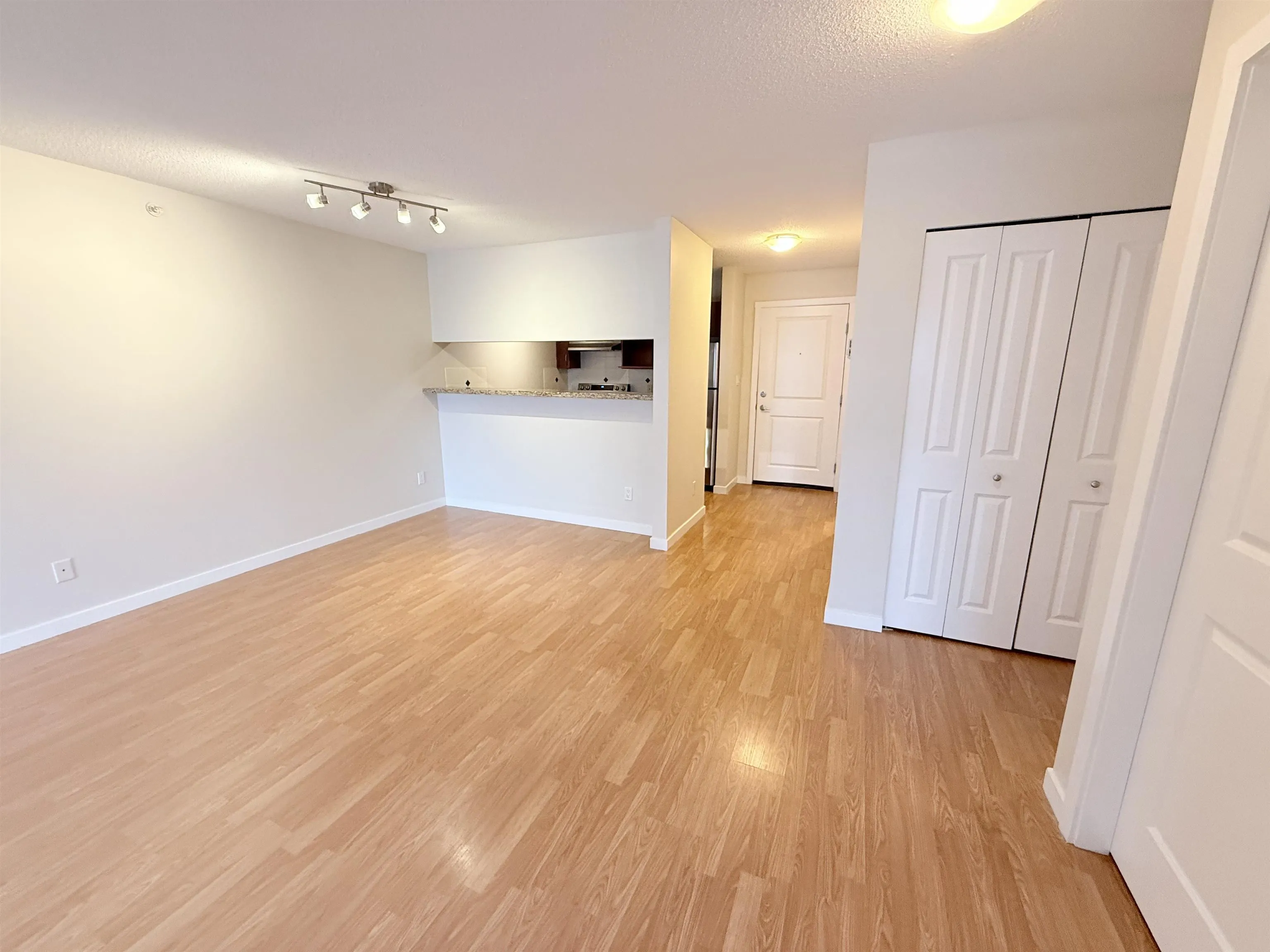 305 38003 Second Avenue