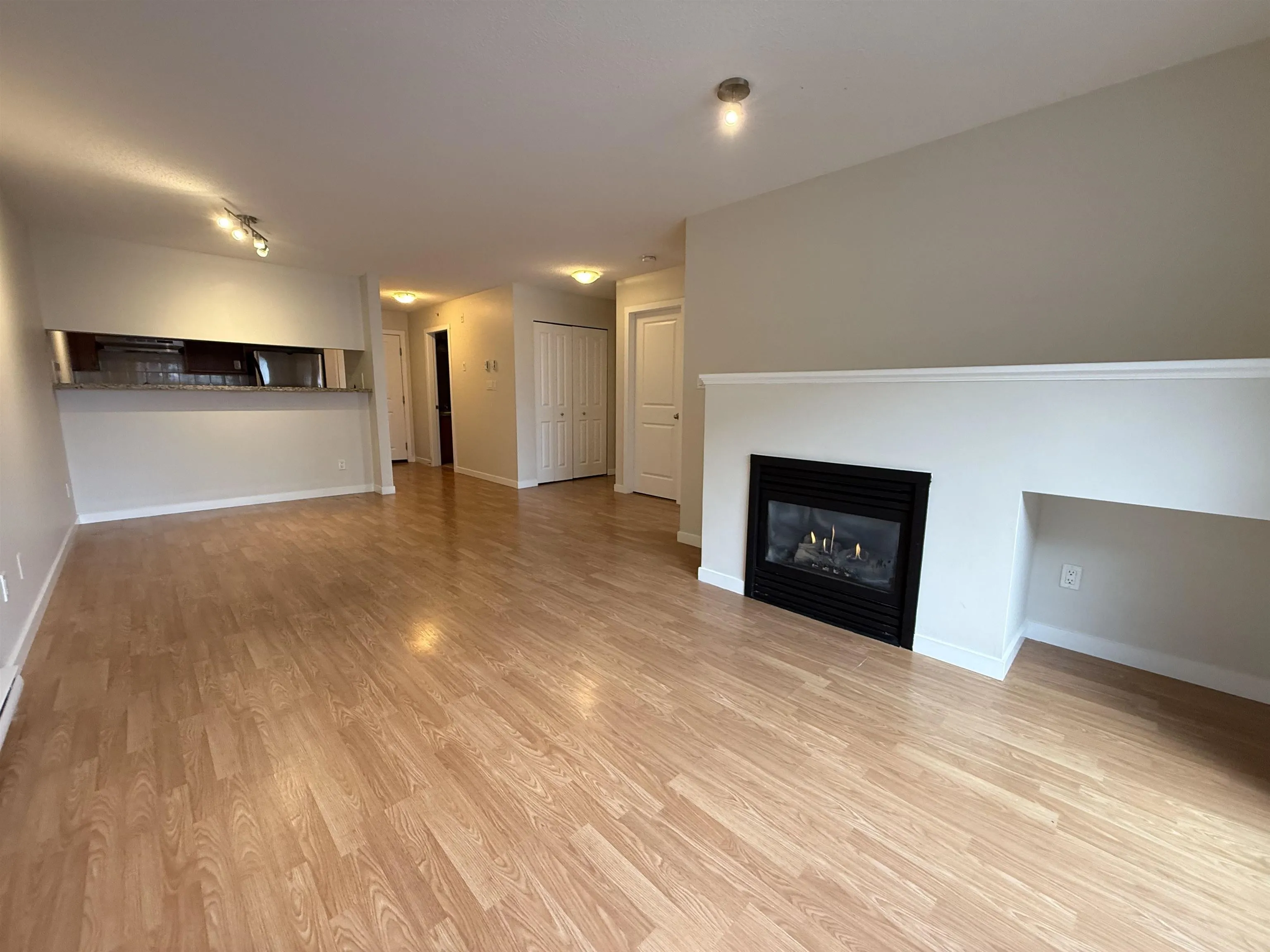 305 38003 Second Avenue