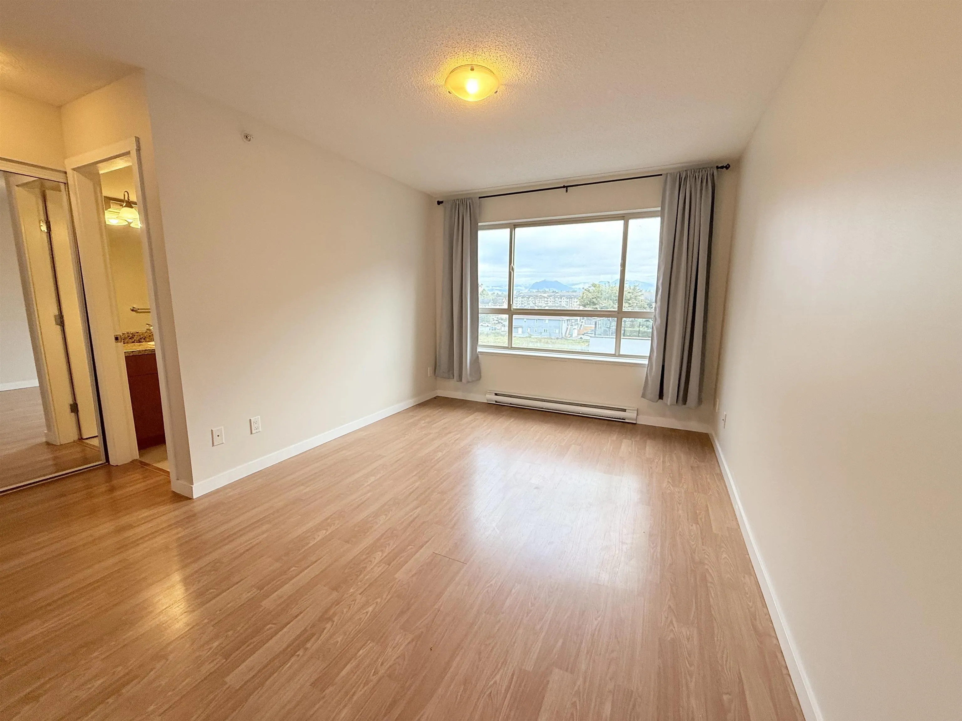 305 38003 Second Avenue