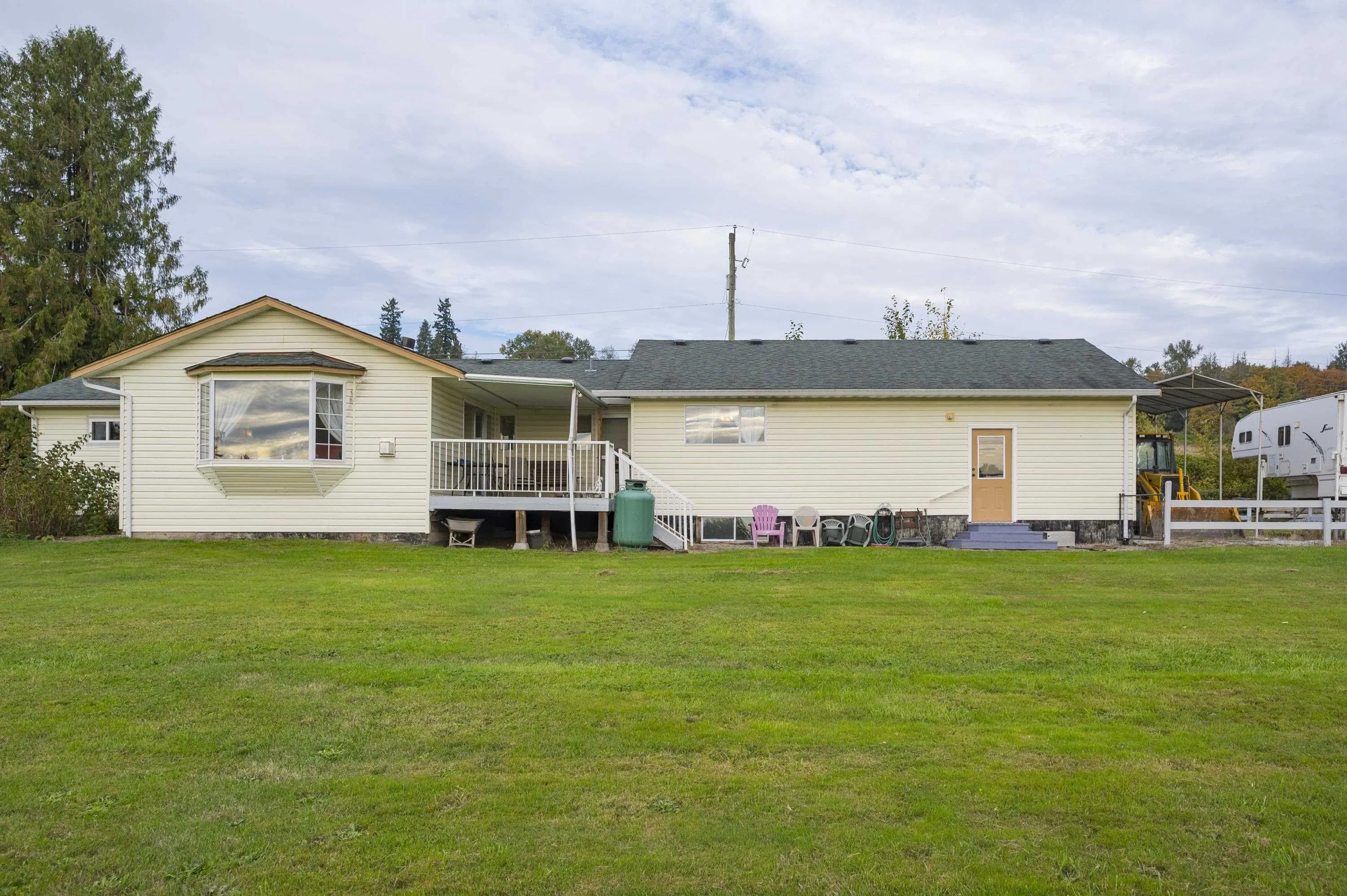 7256 Smith Crescent