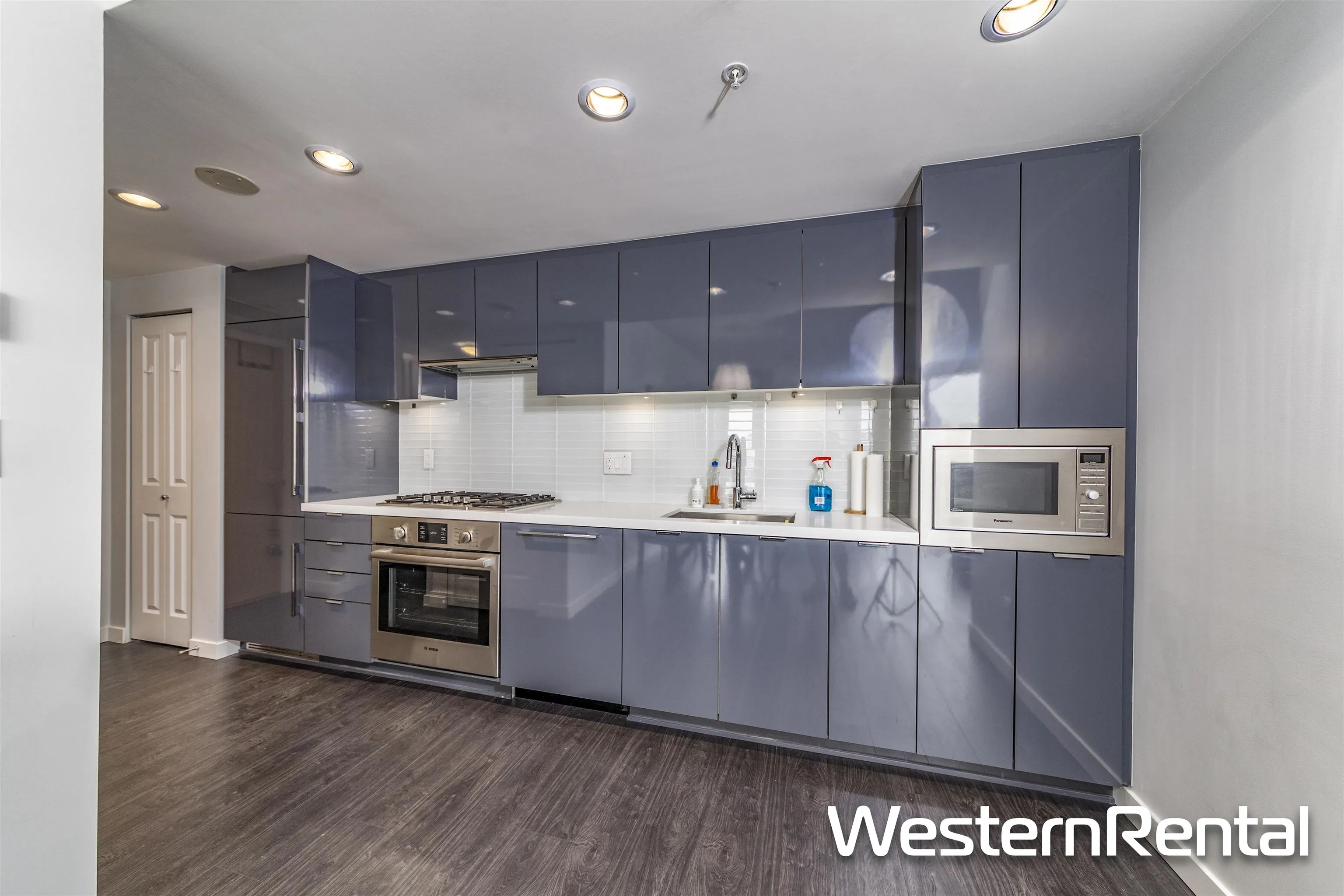 1201 8333 Sweet Avenue
