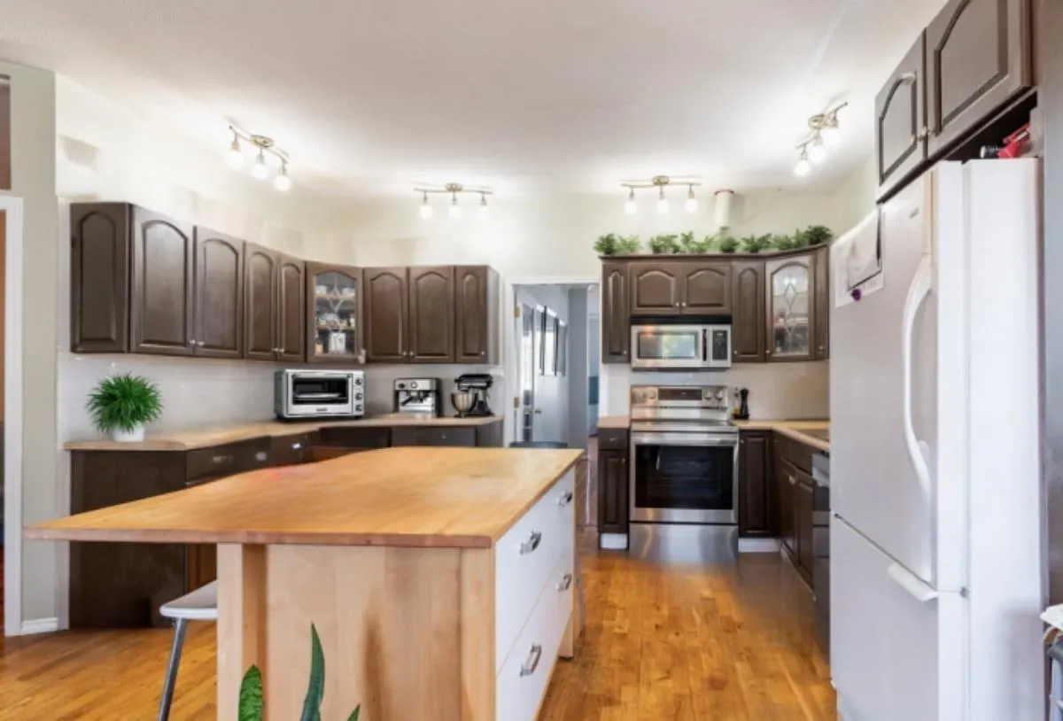 14092 86a Avenue