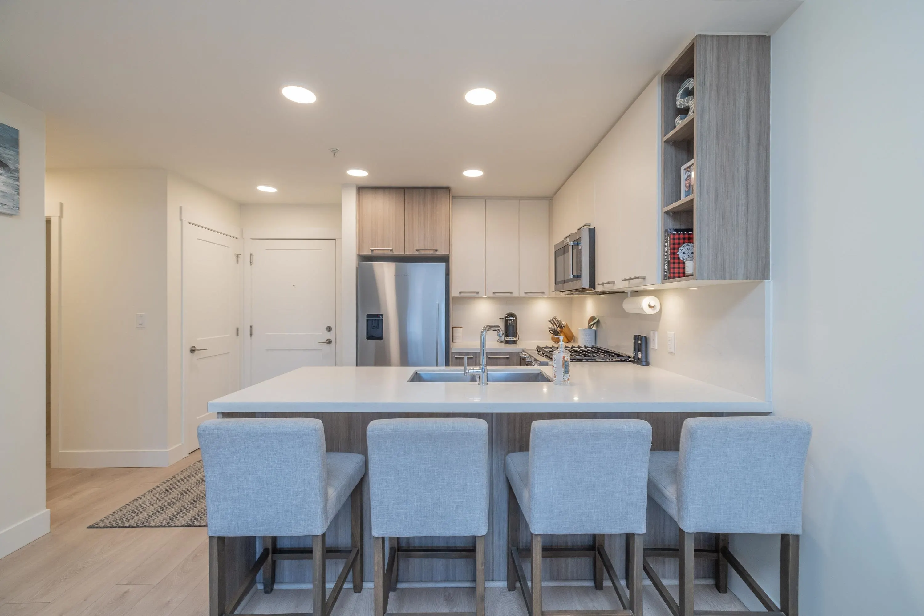 312 14022 North Bluff Road