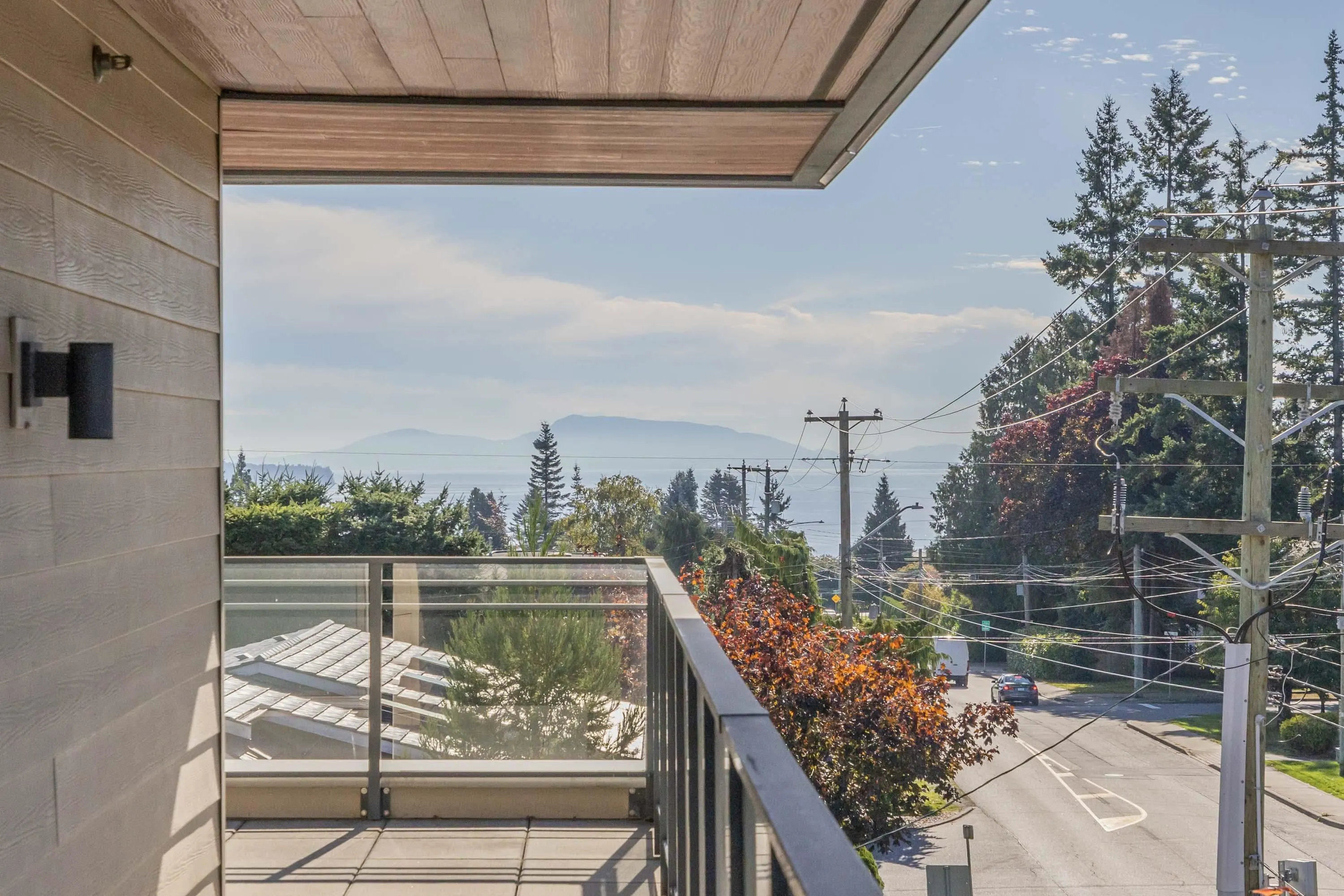 312 14022 North Bluff Road