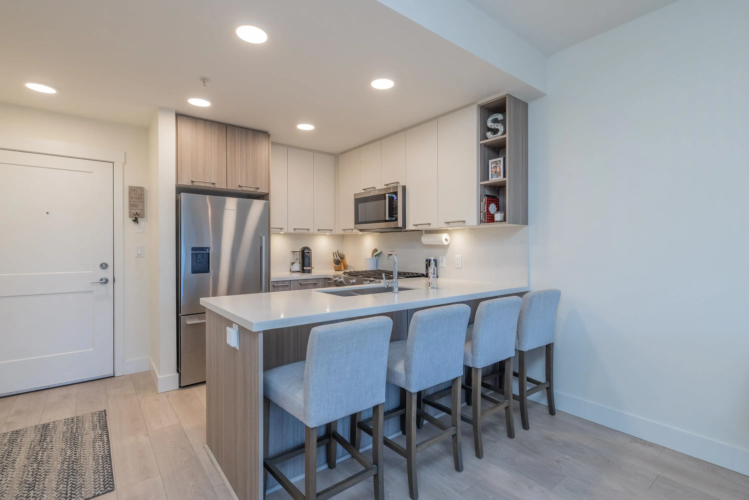 312 14022 North Bluff Road