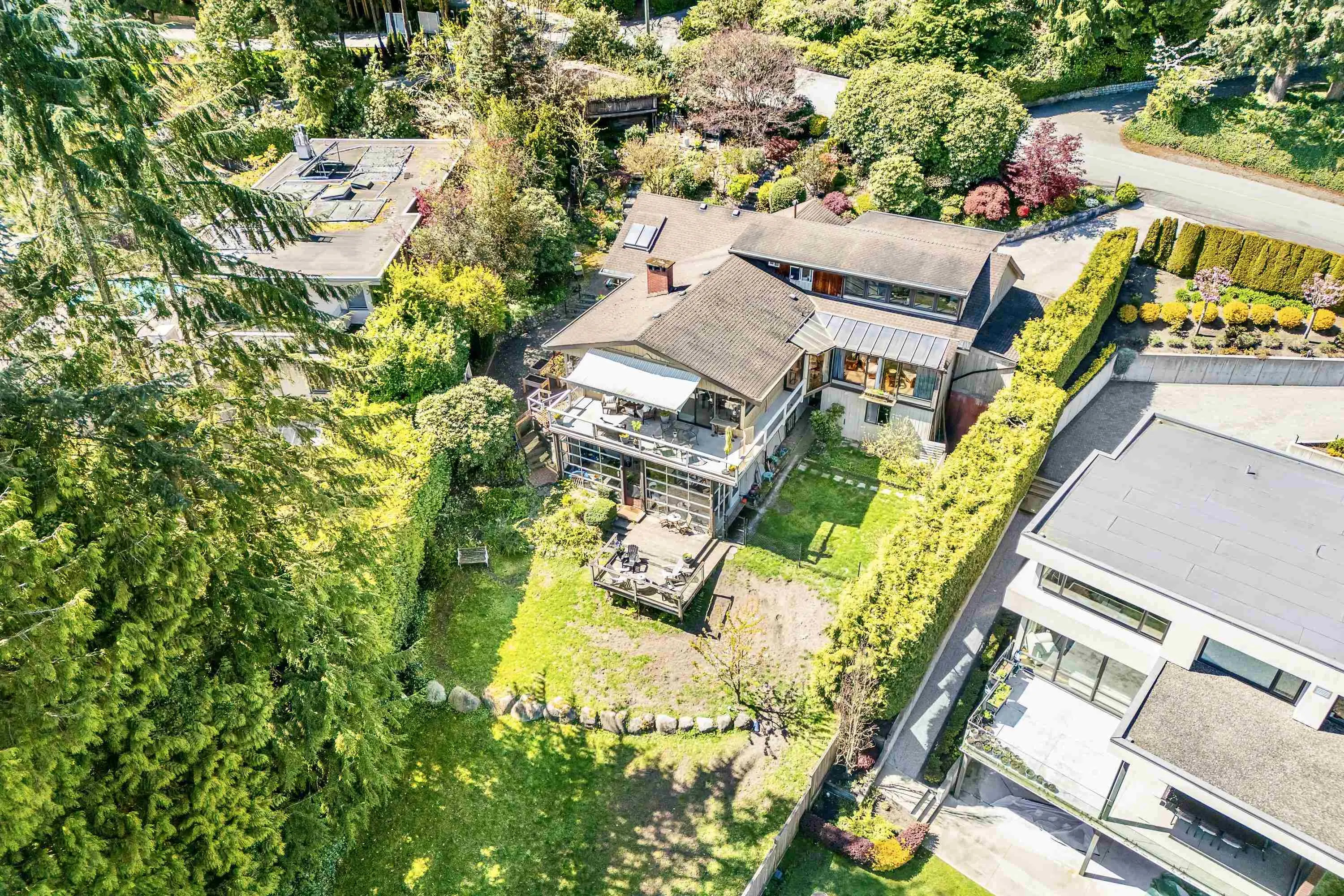 792 Anderson Crescent