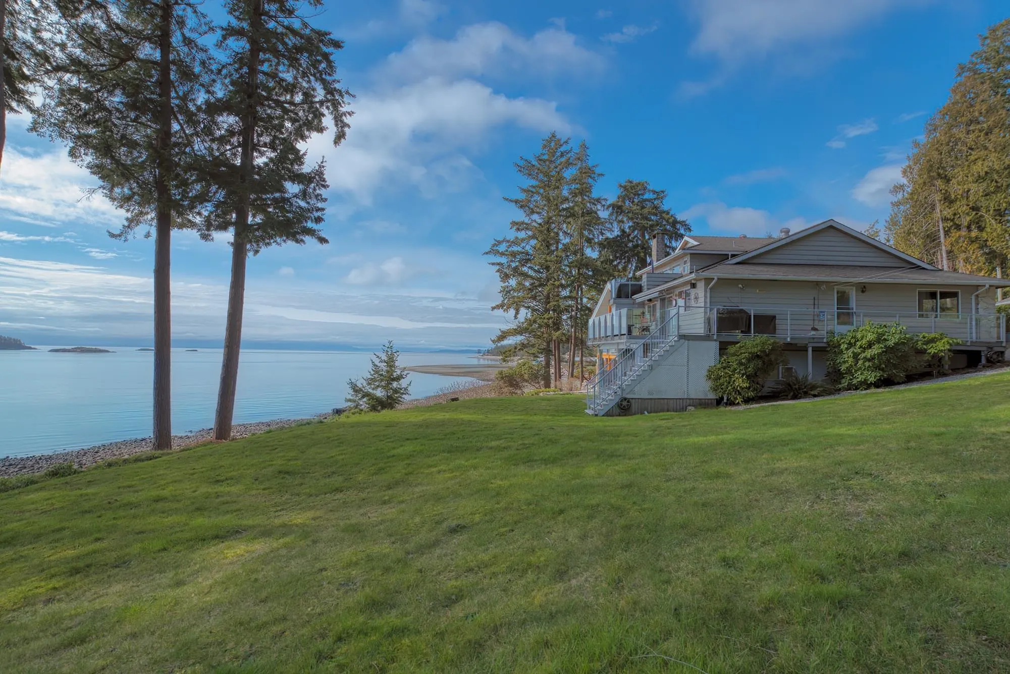 6437 Sunshine Coast Highway