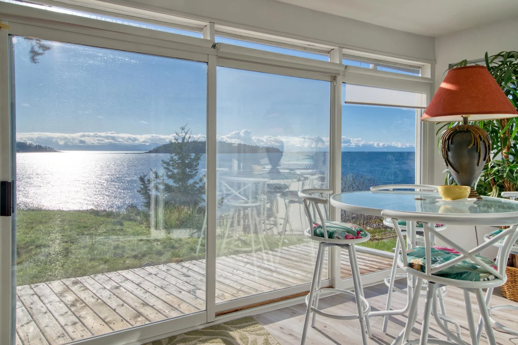 6437 Sunshine Coast Highway