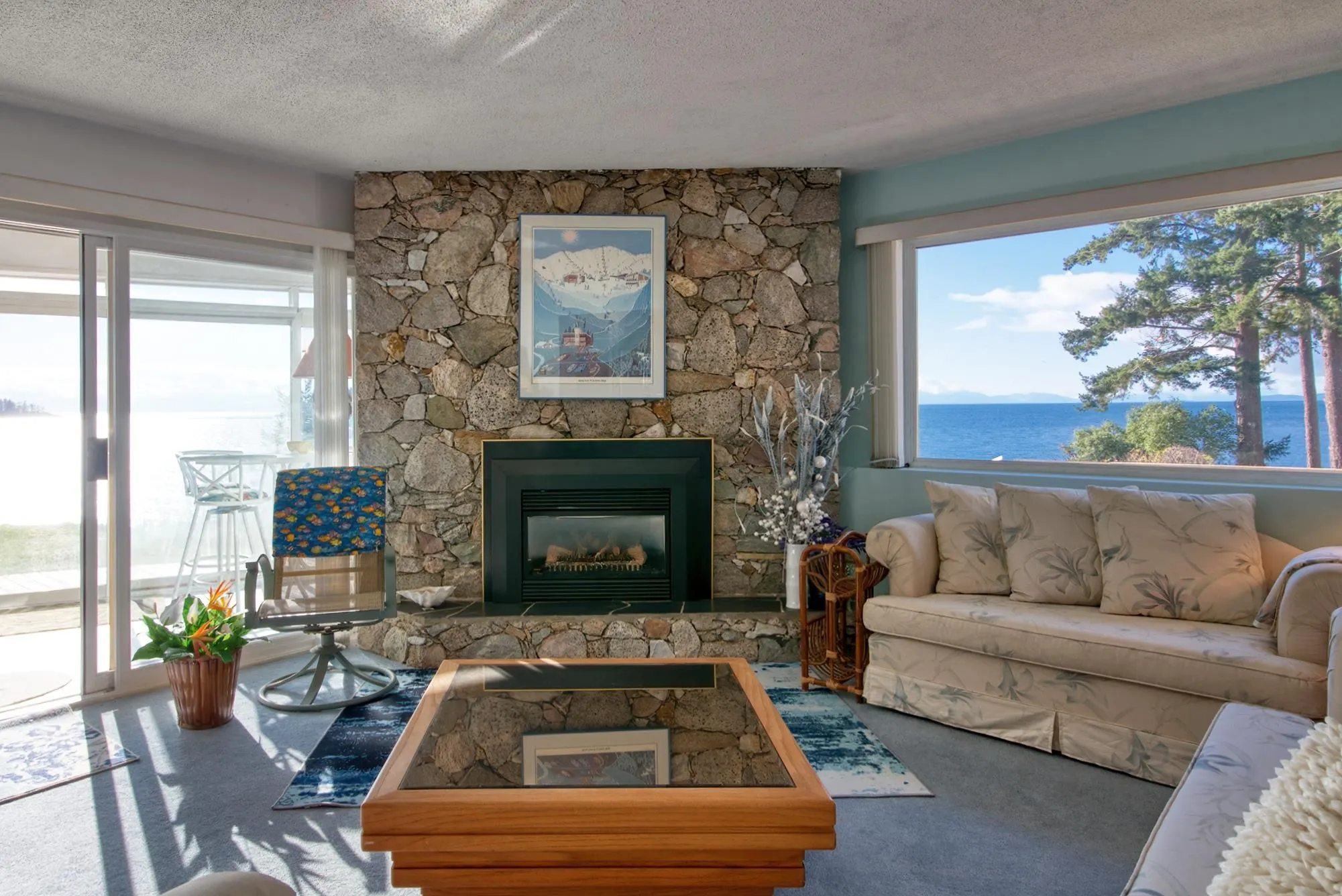 6437 Sunshine Coast Highway